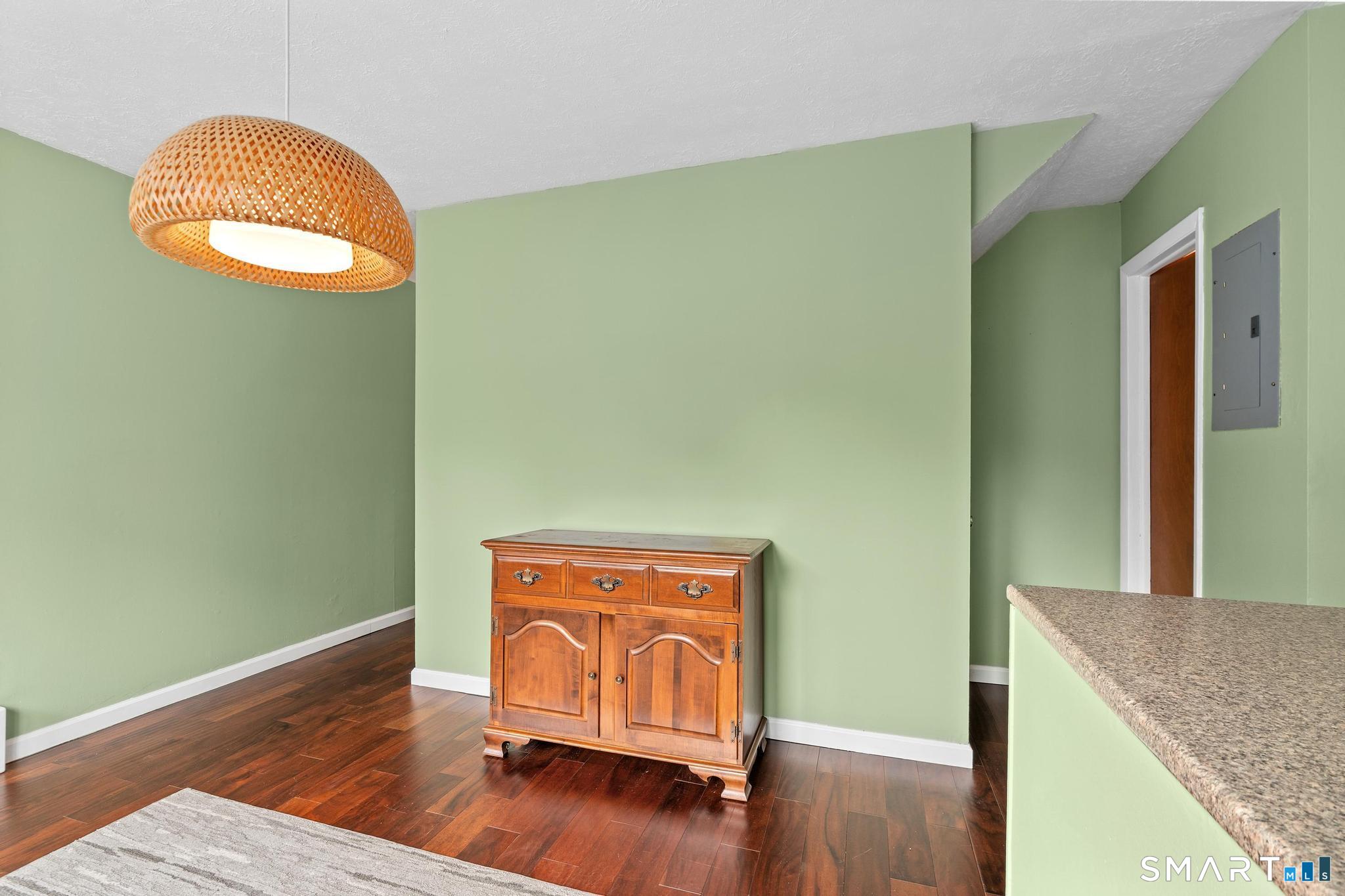 120 Wooster Q Street Property Photo 4