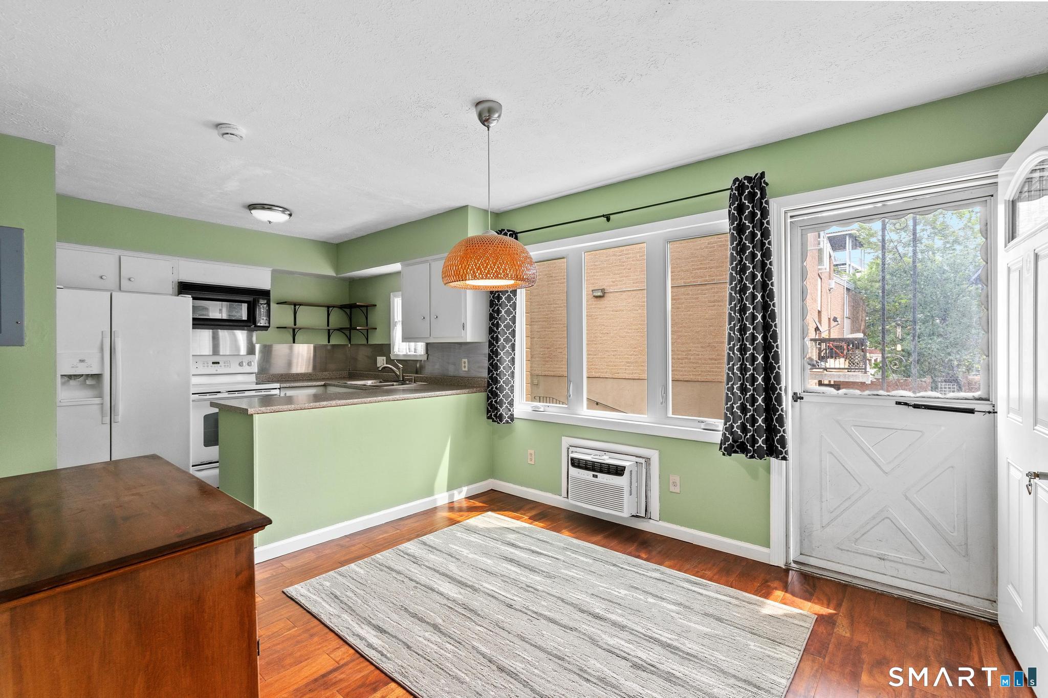 120 Wooster Q Street Property Photo 10