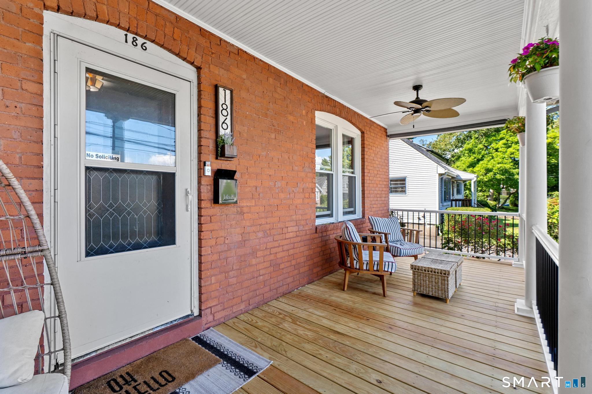 186 Francis Street Property Photo 2