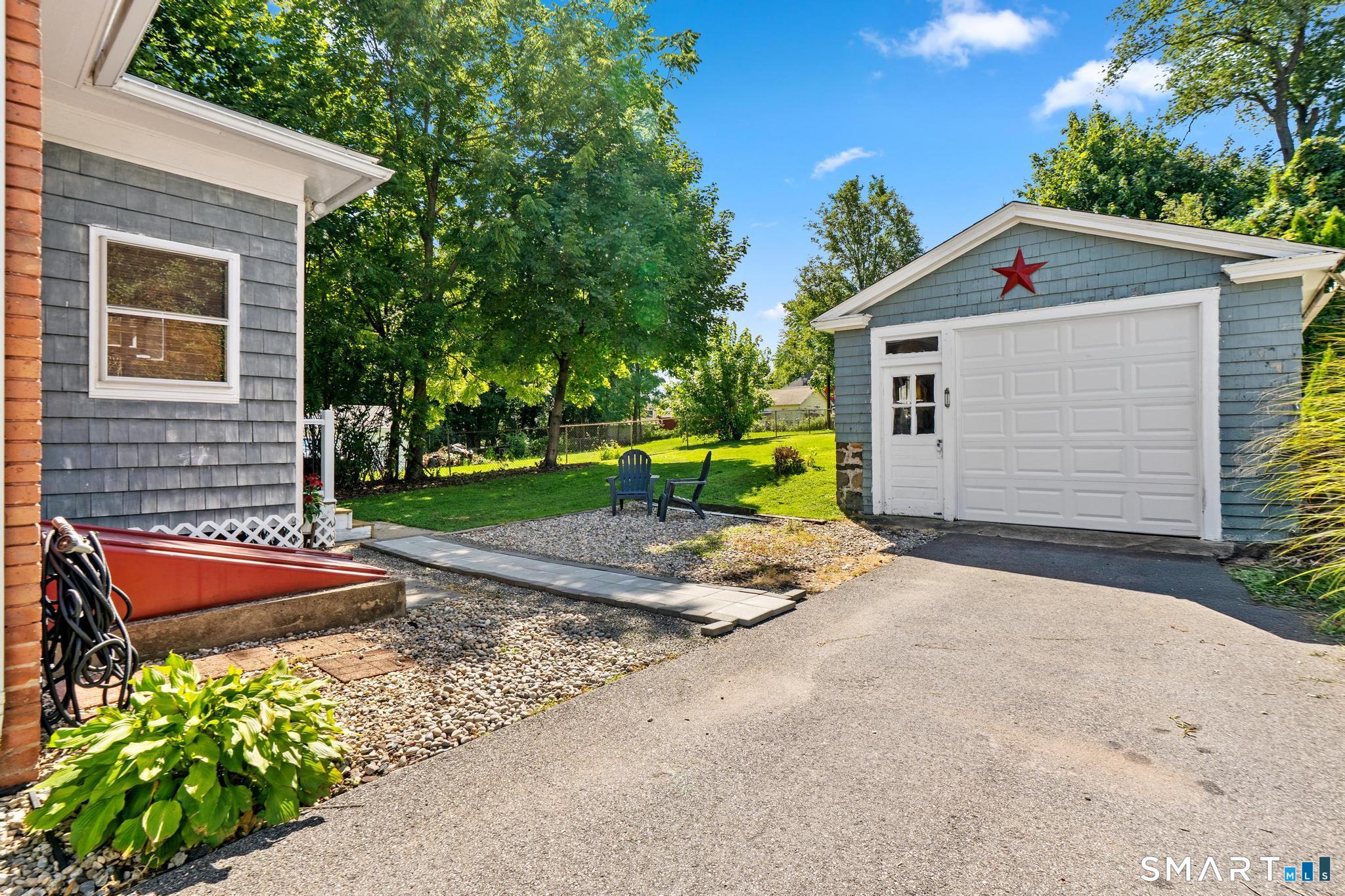 186 Francis Street Property Photo 40