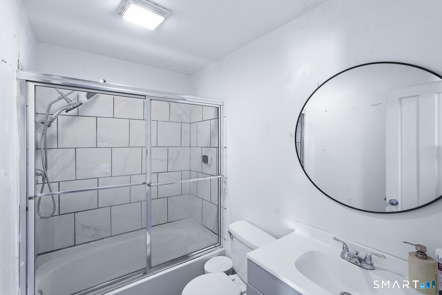 61-63 Pomfret Street Property Photo 10