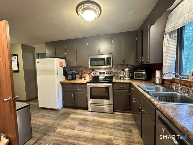 40 Stony Corners Lane Property Photo 8