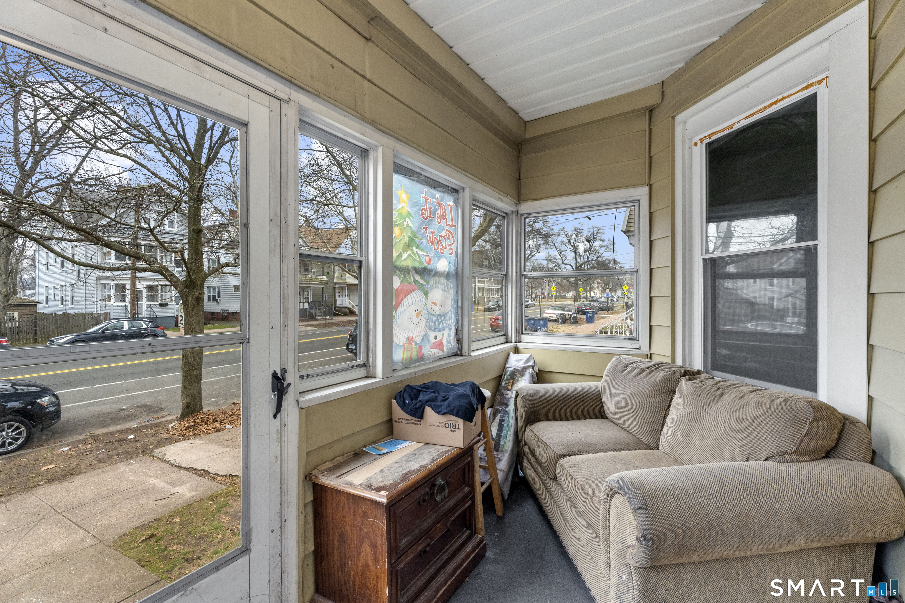 208 Clinton Avenue Property Photo 2