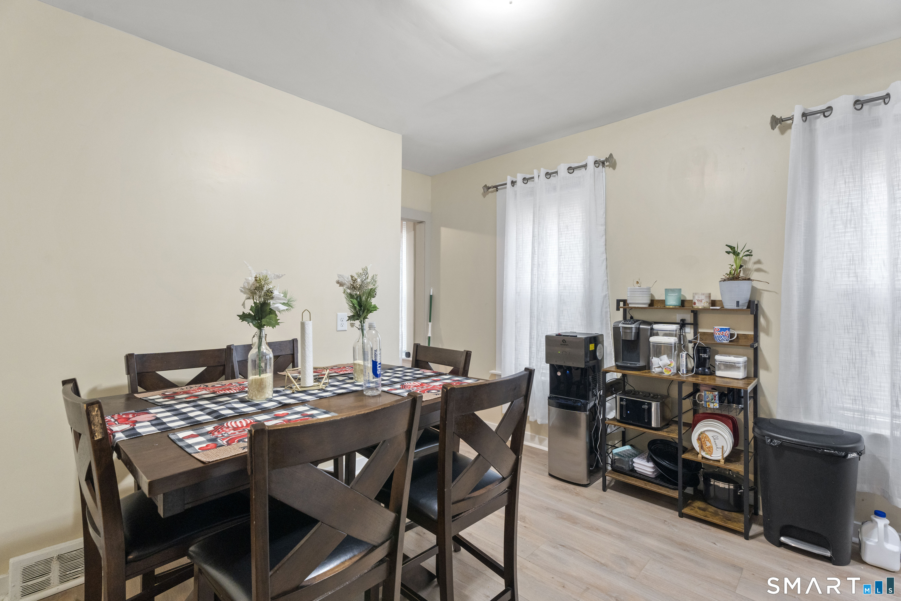 208 Clinton Avenue Property Photo 14