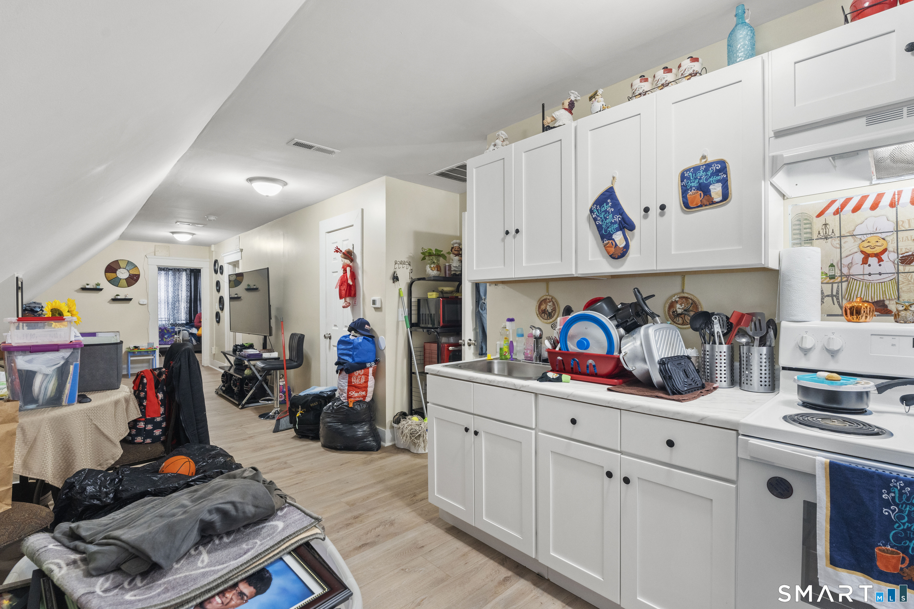 208 Clinton Avenue Property Photo 28