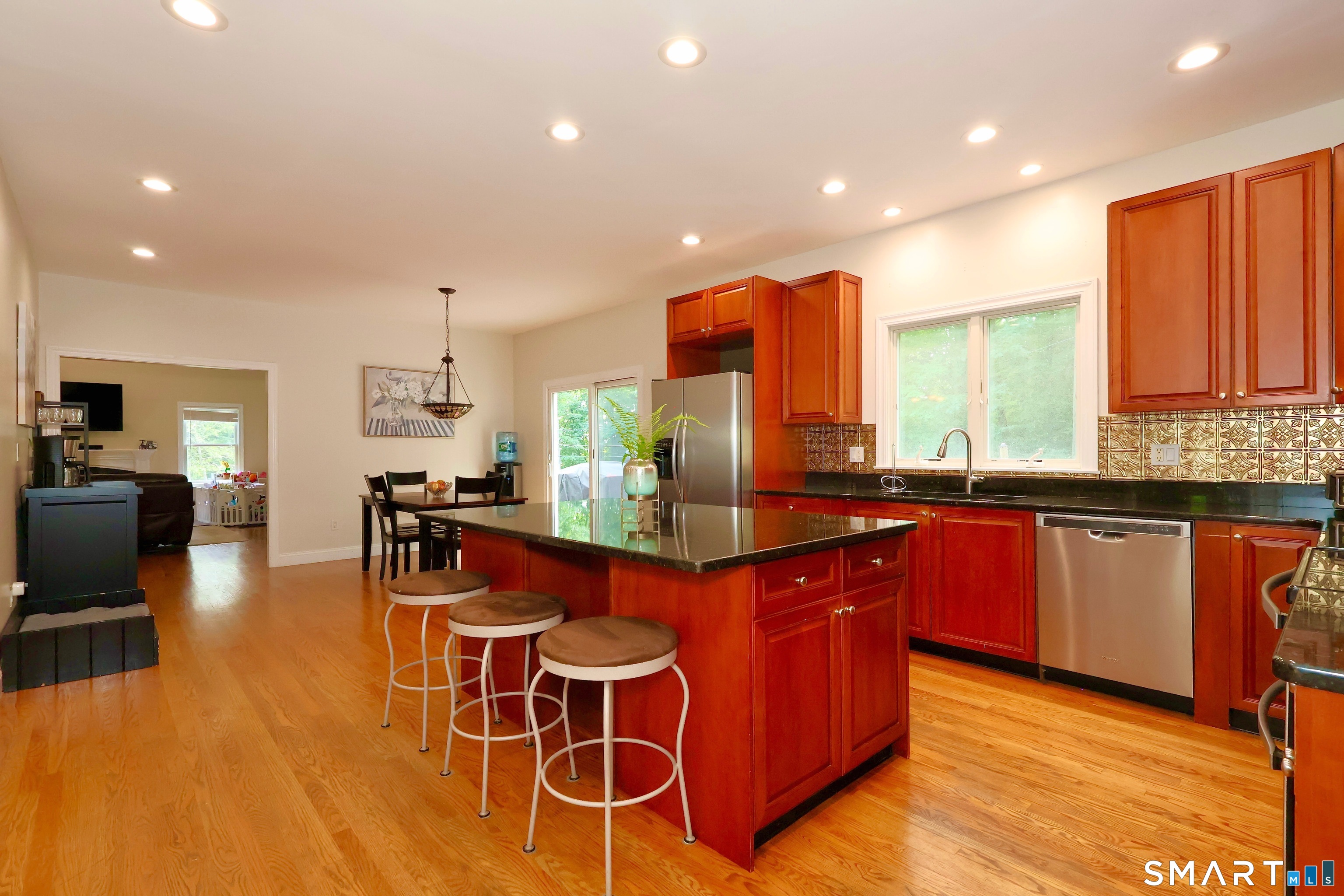 169 Indian Trail Road Property Photo 6