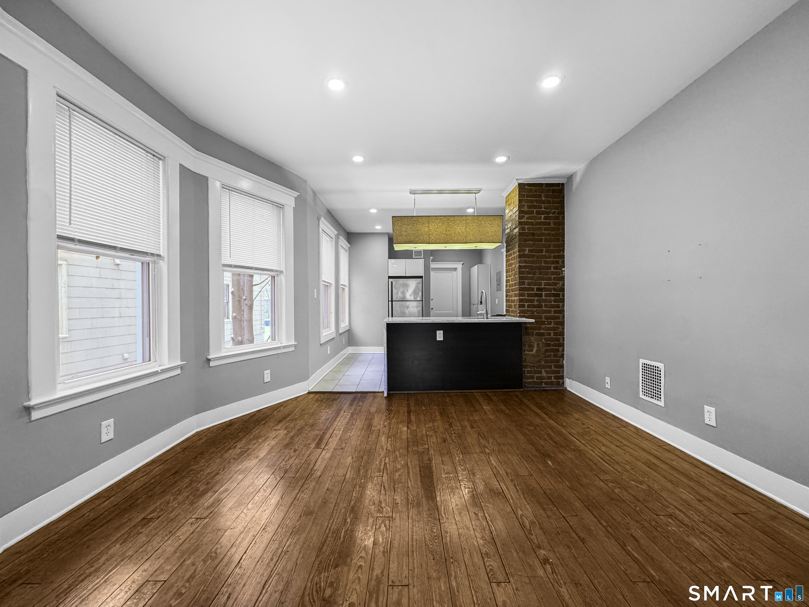 248 Nicoll 3 Street Property Photo 3