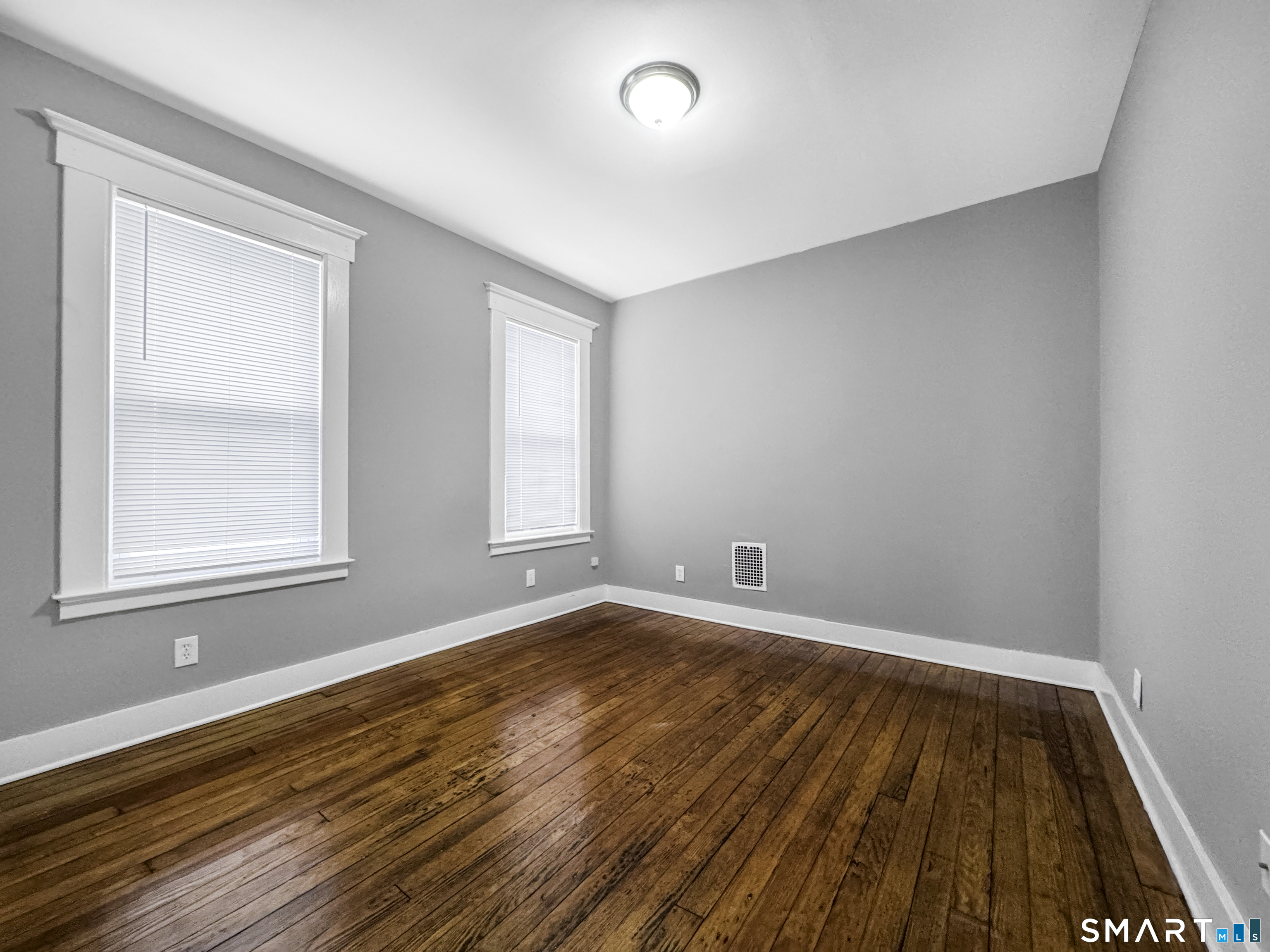 248 Nicoll 3 Street Property Photo 9