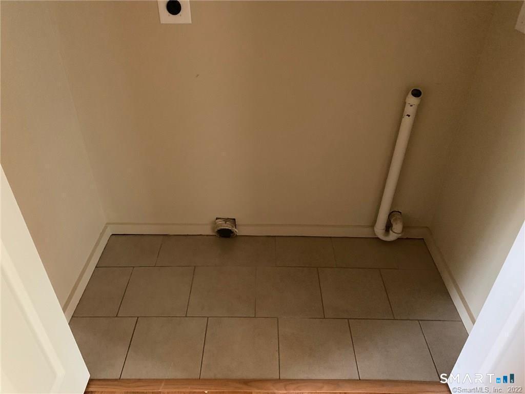 900 South Main 7 Street Property Photo 11