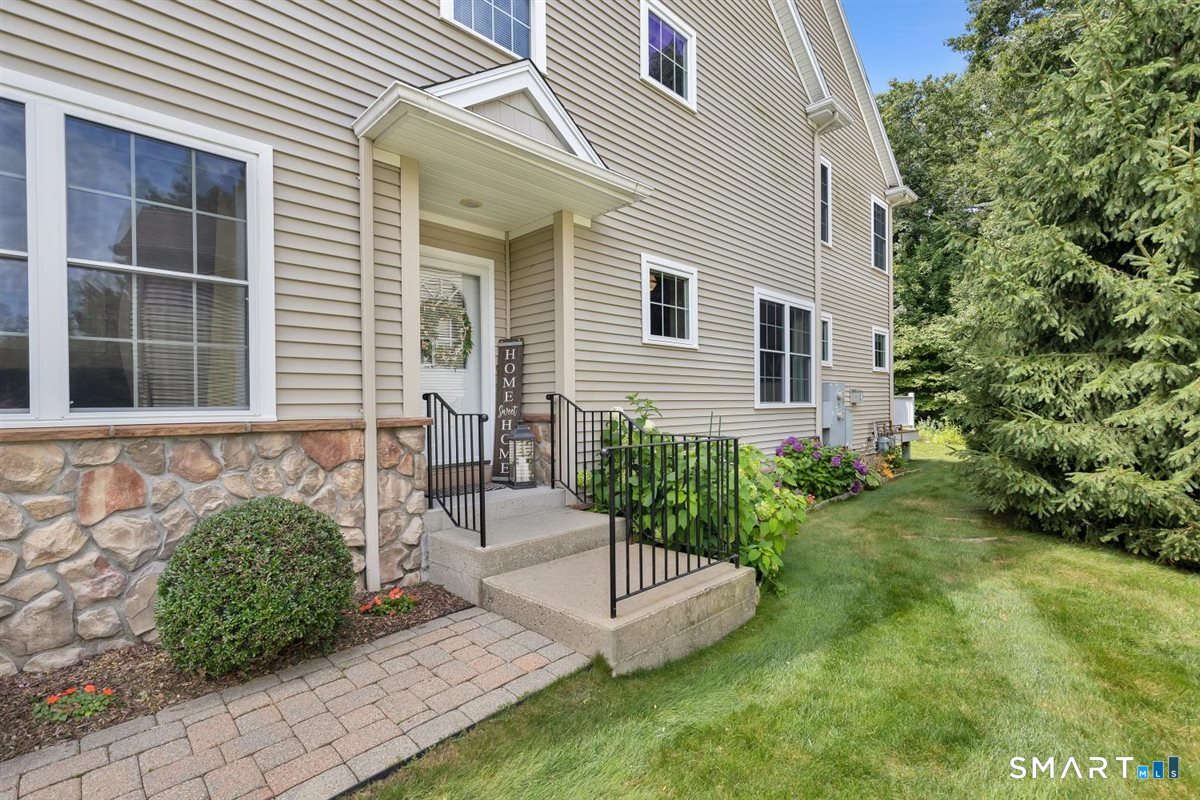 105 Turtlebrook 105 Lane Property Photo 2