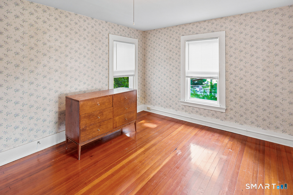 49 Essex Street Property Photo 19