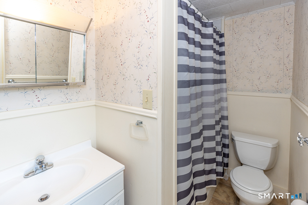 49 Essex Street Property Photo 20