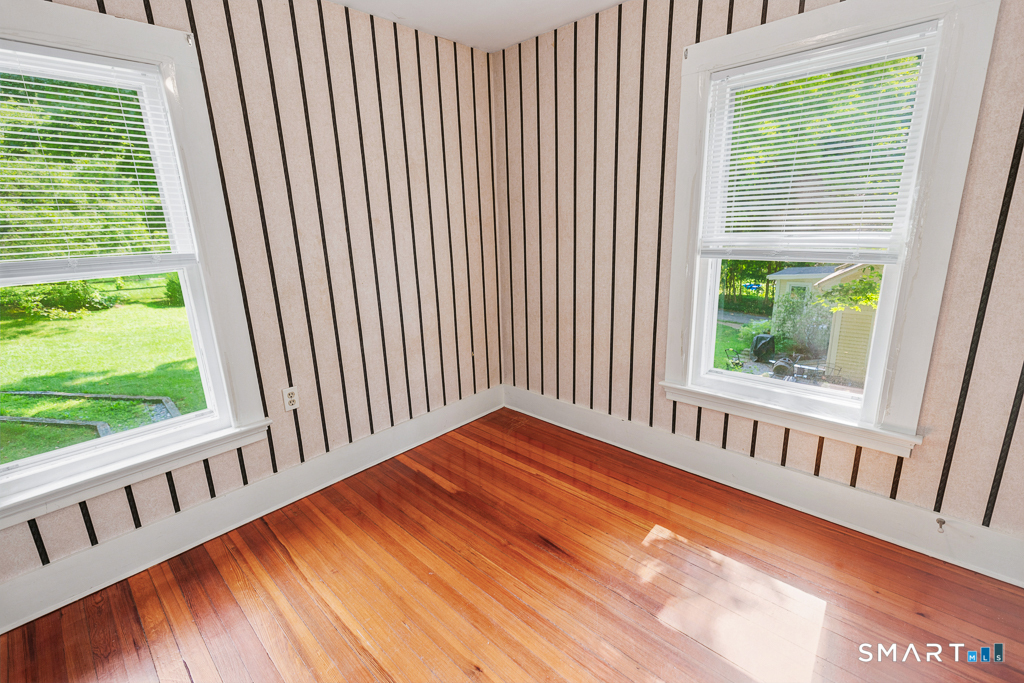 49 Essex Street Property Photo 21