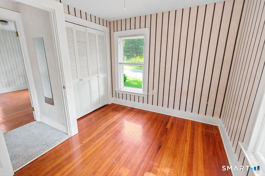 49 Essex Street Property Photo 22