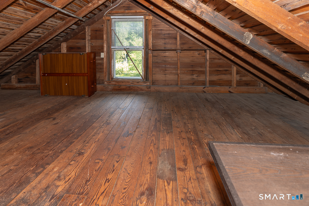 49 Essex Street Property Photo 25