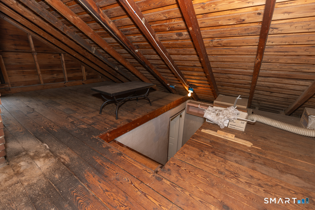 49 Essex Street Property Photo 26