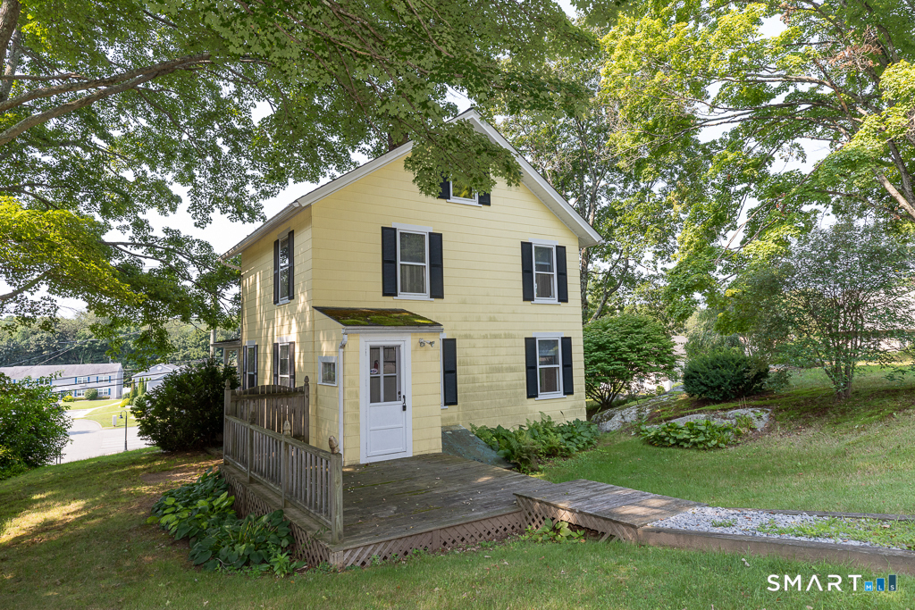 49 Essex Street Property Photo 30