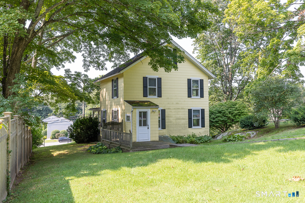 49 Essex Street Property Photo 35