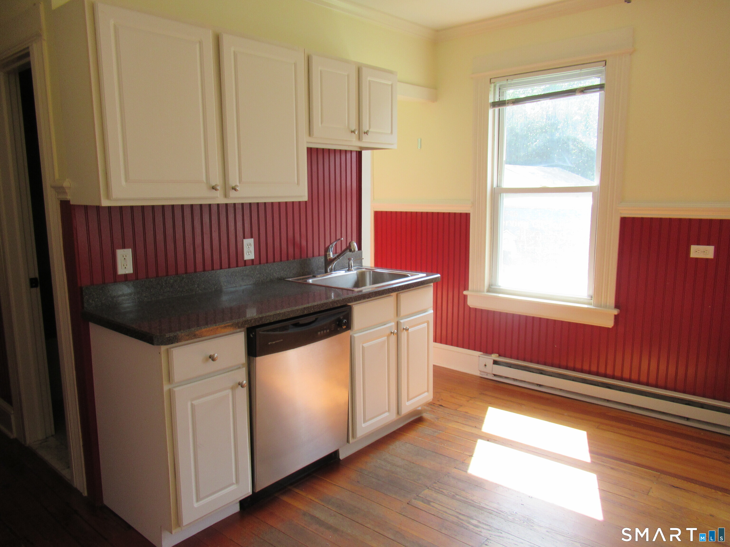 112 Bennett 1st Floor Street Property Photo 12