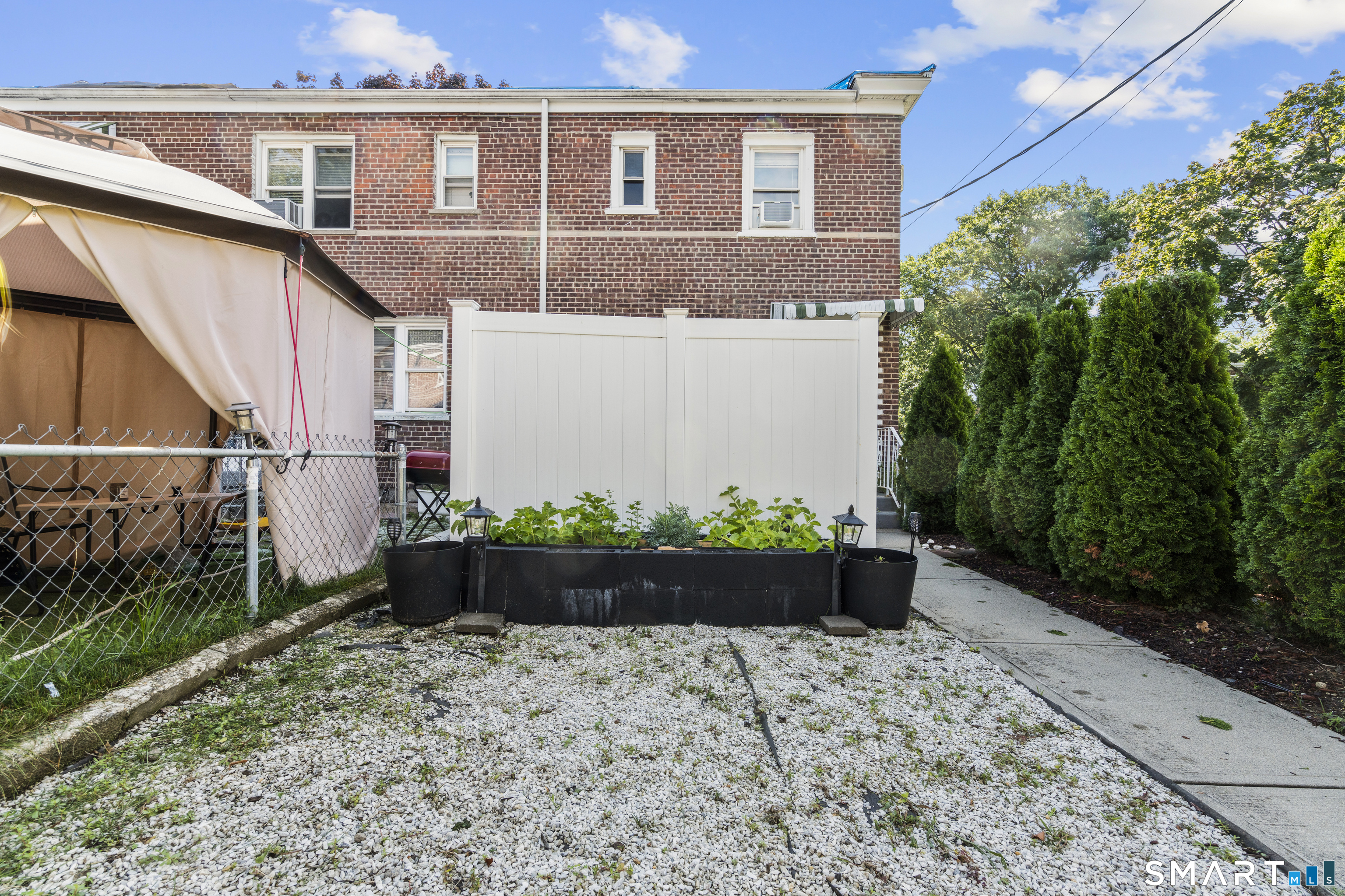 18 Court A Property Photo 26