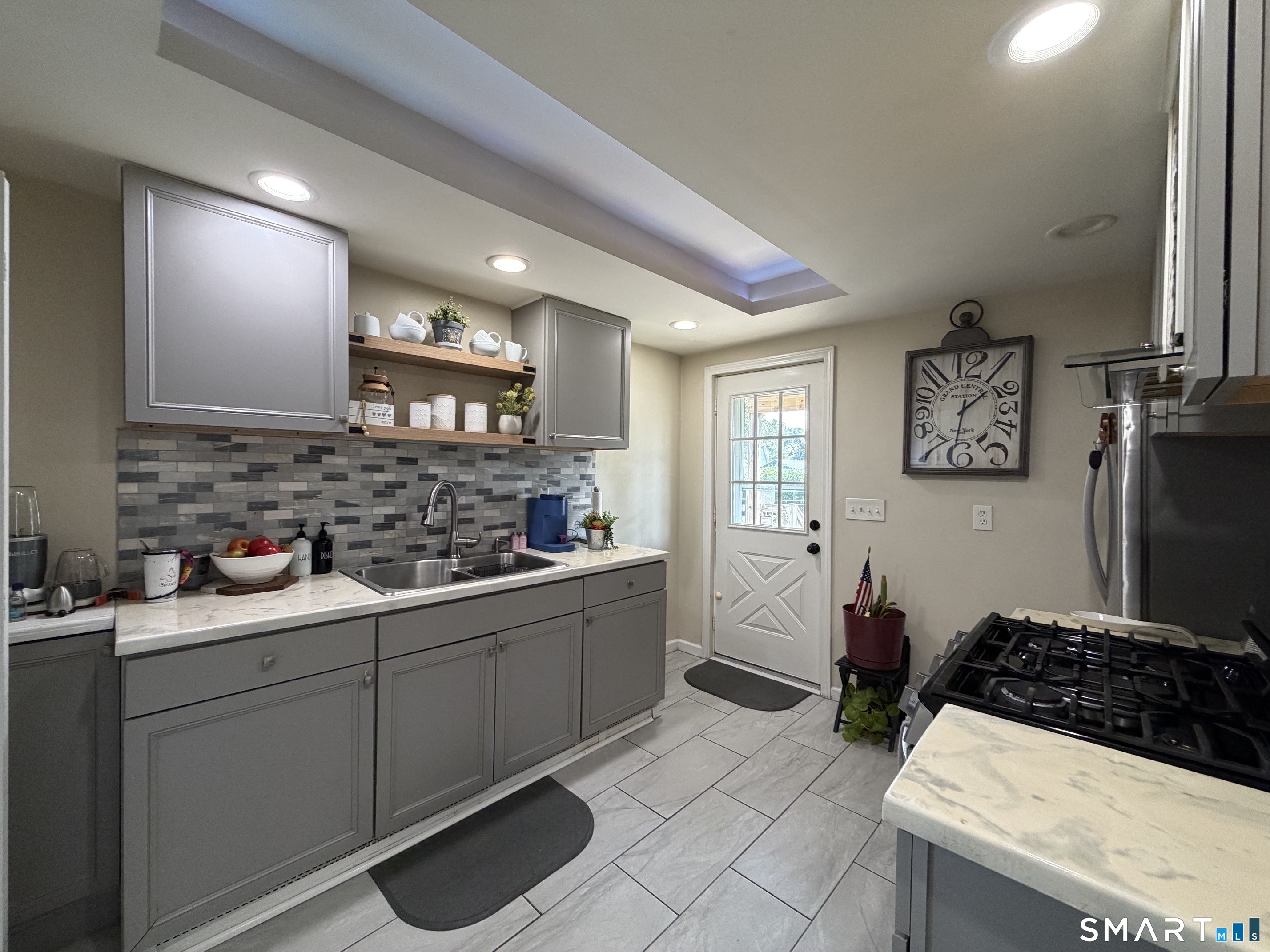 23 Girard Avenue Property Photo 9