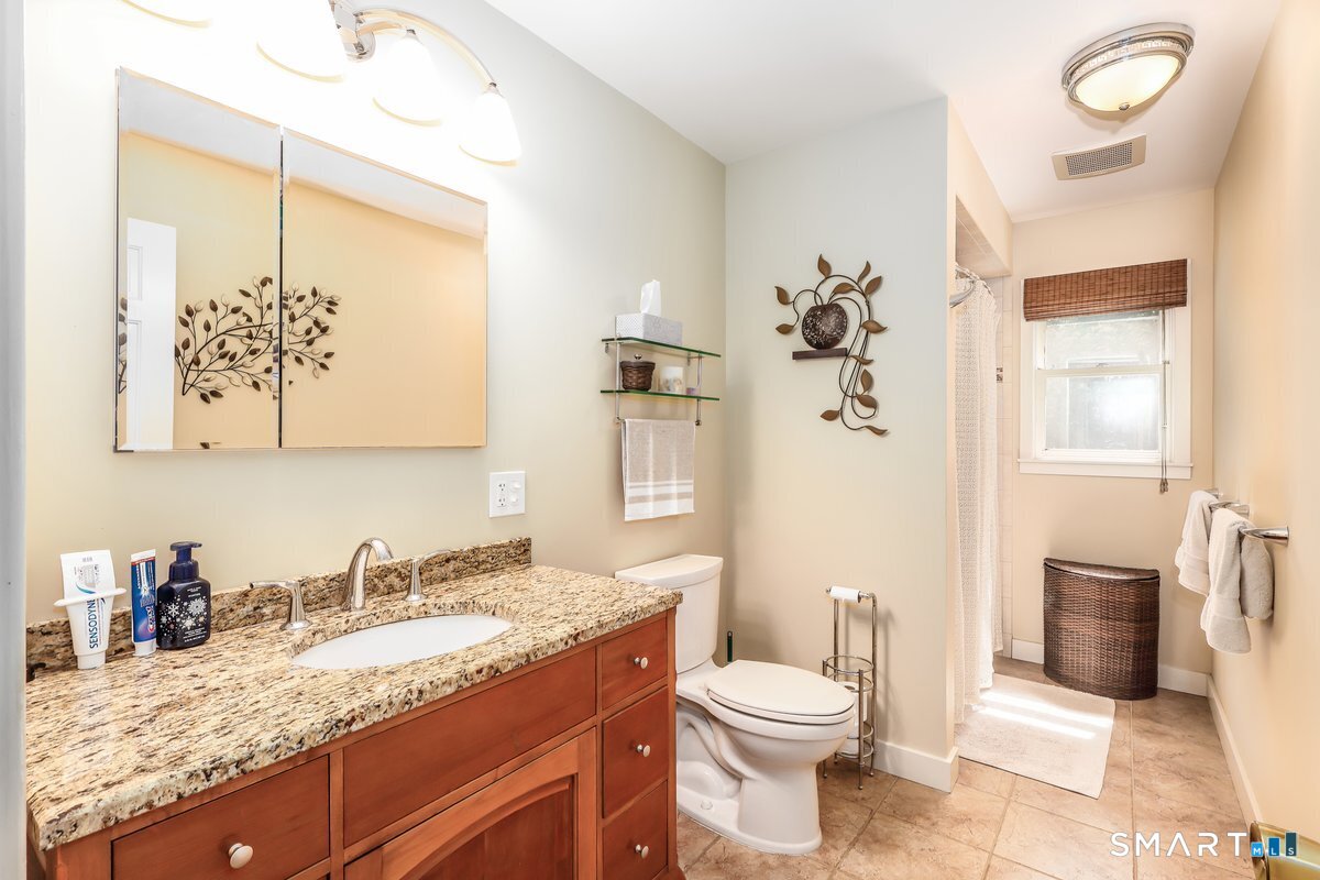 12 Mountain View Avenue Property Photo 19
