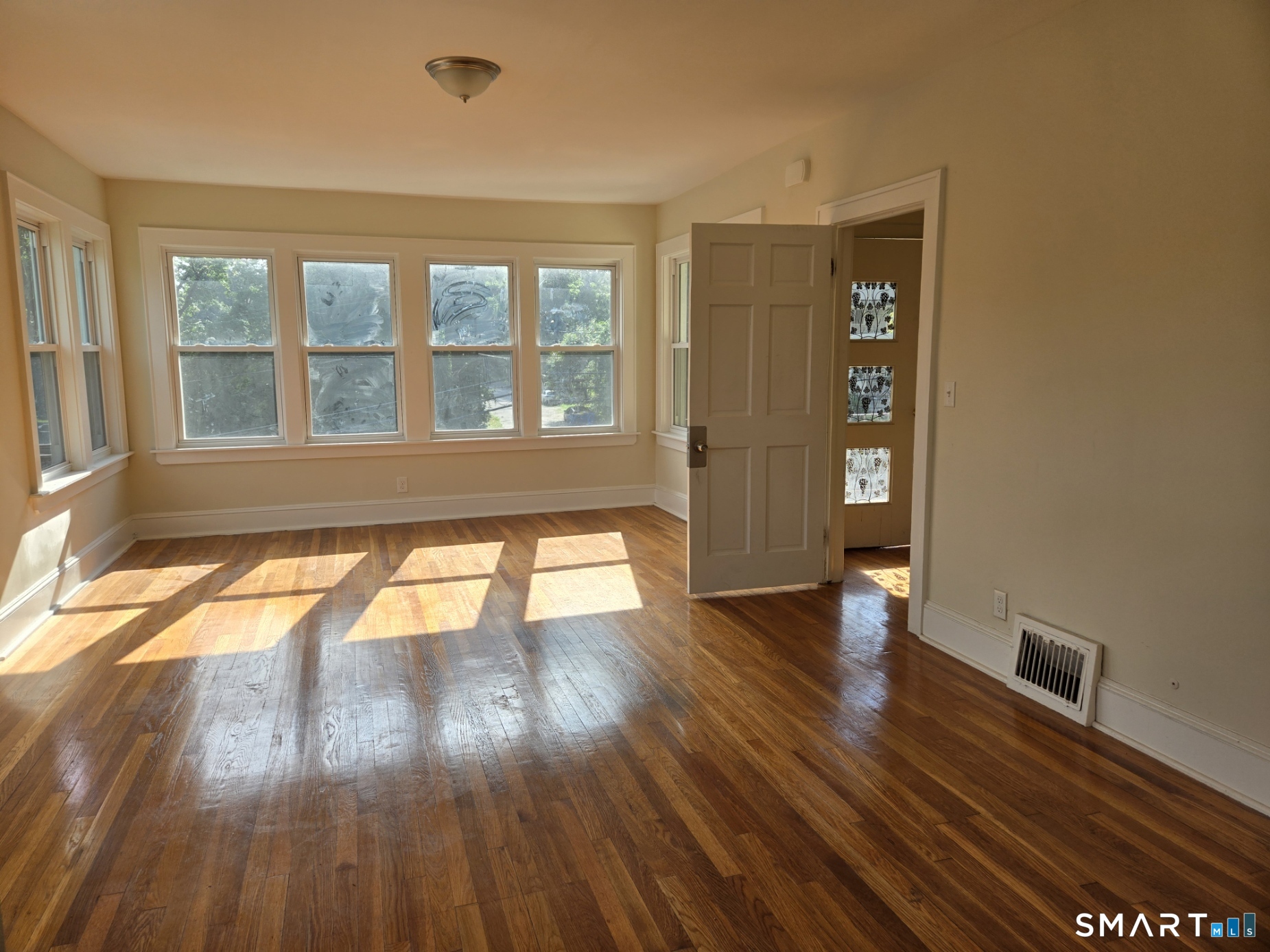 921 Cooke Street Property Photo 3