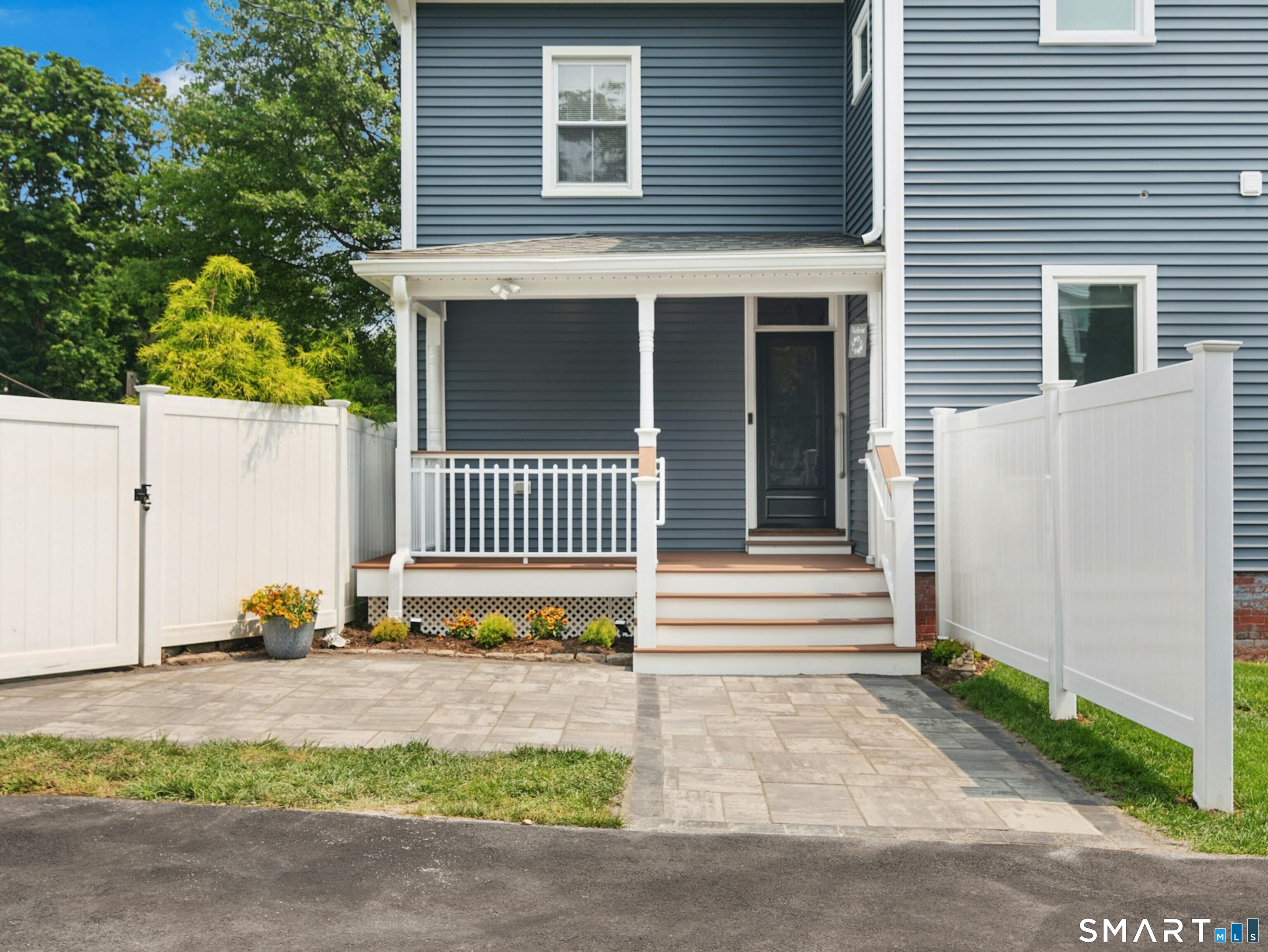 220 West B Avenue Property Photo 1