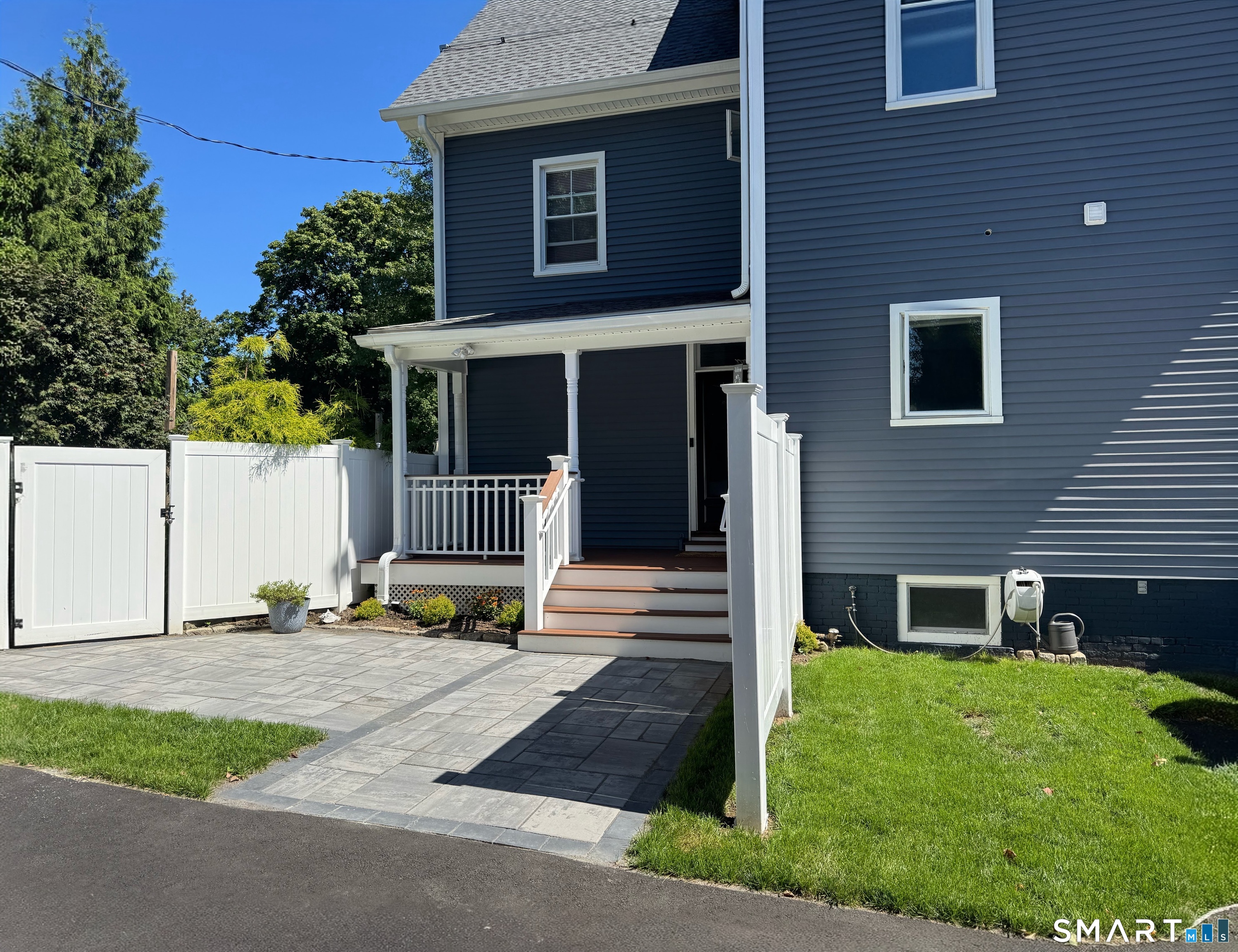 220 West B Avenue Property Photo 1
