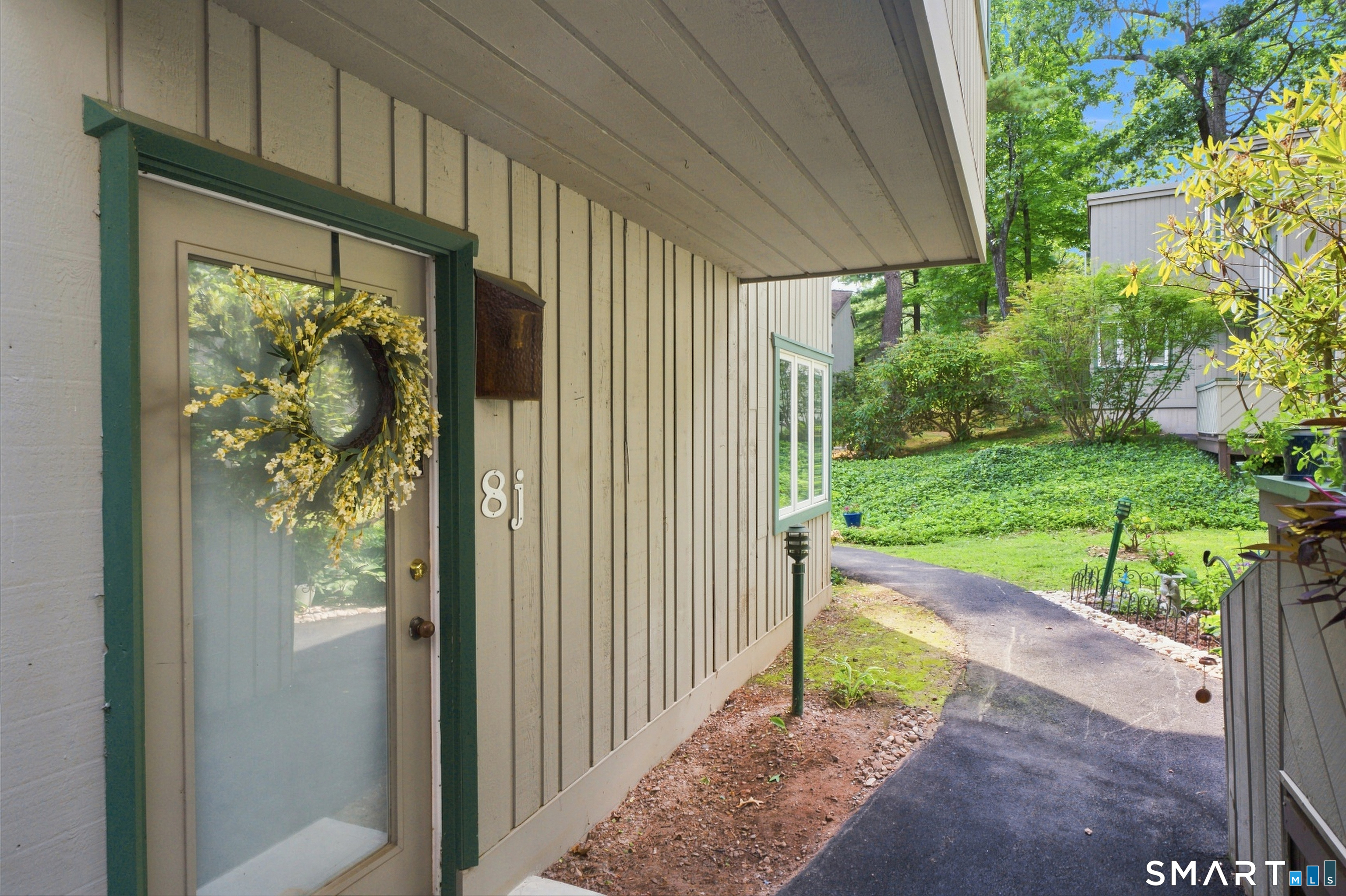 8 Lyle J Court Property Photo 2