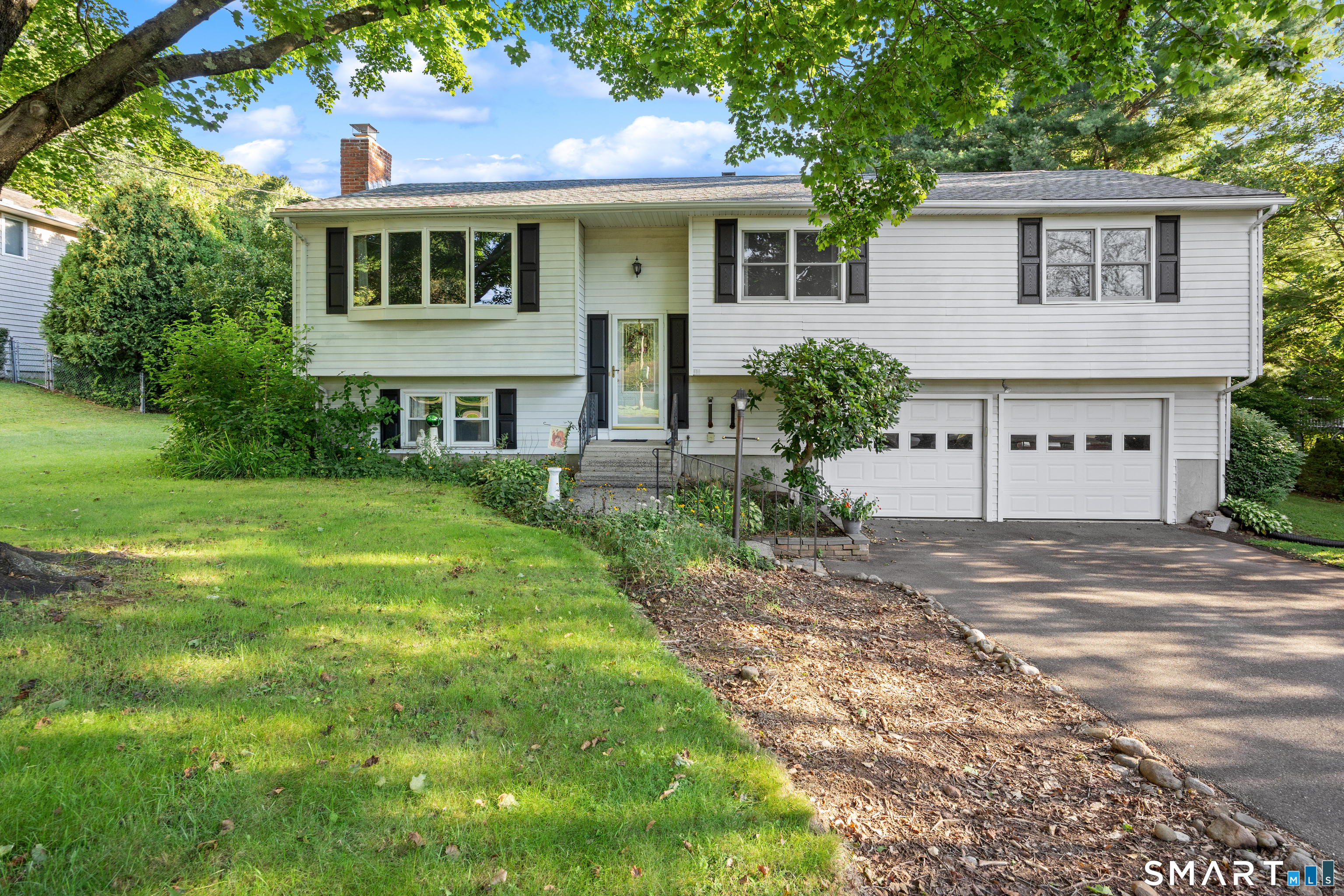 33 Four Rod Road Property Photo 1
