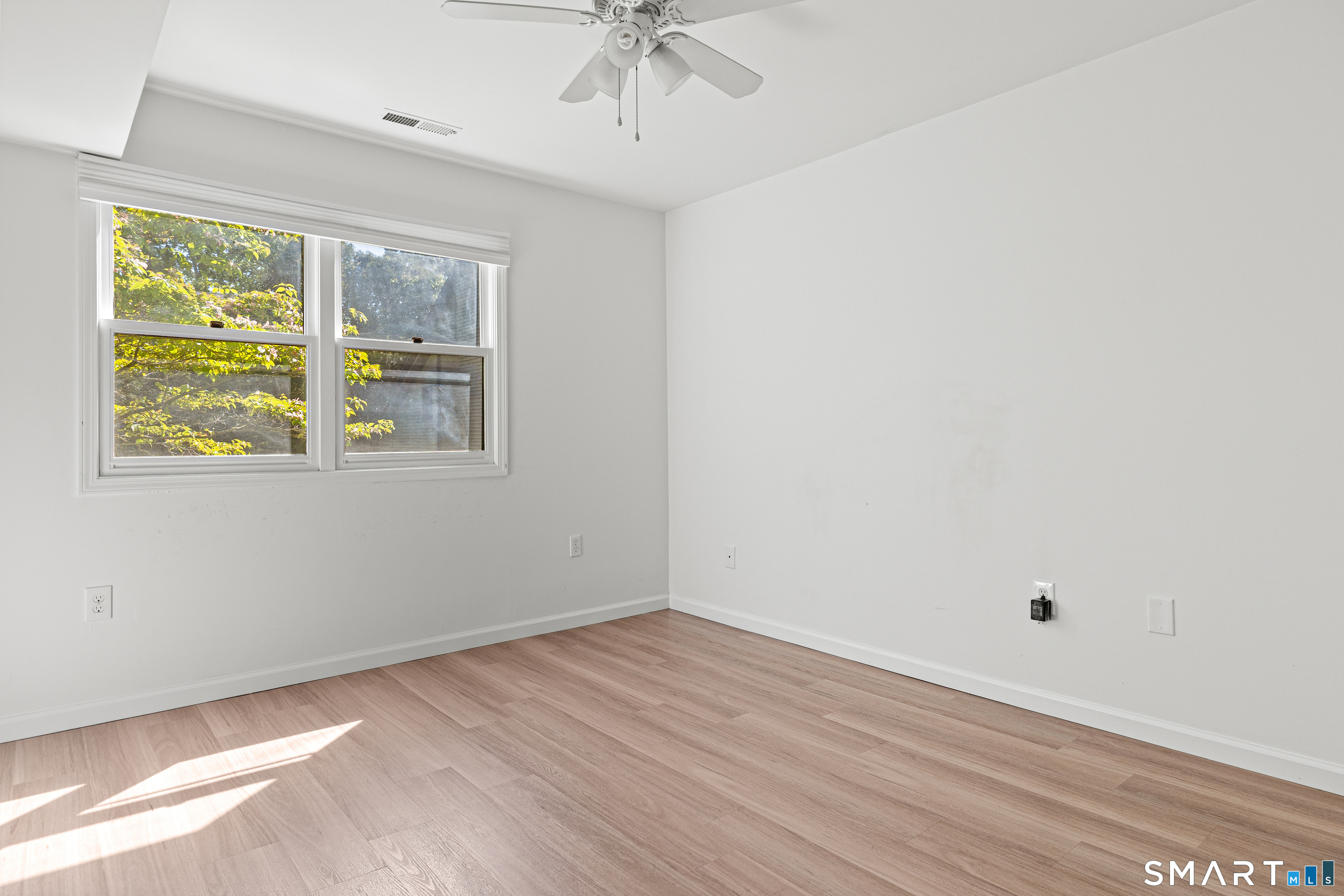 500 Glendale 6 Avenue Property Photo 11