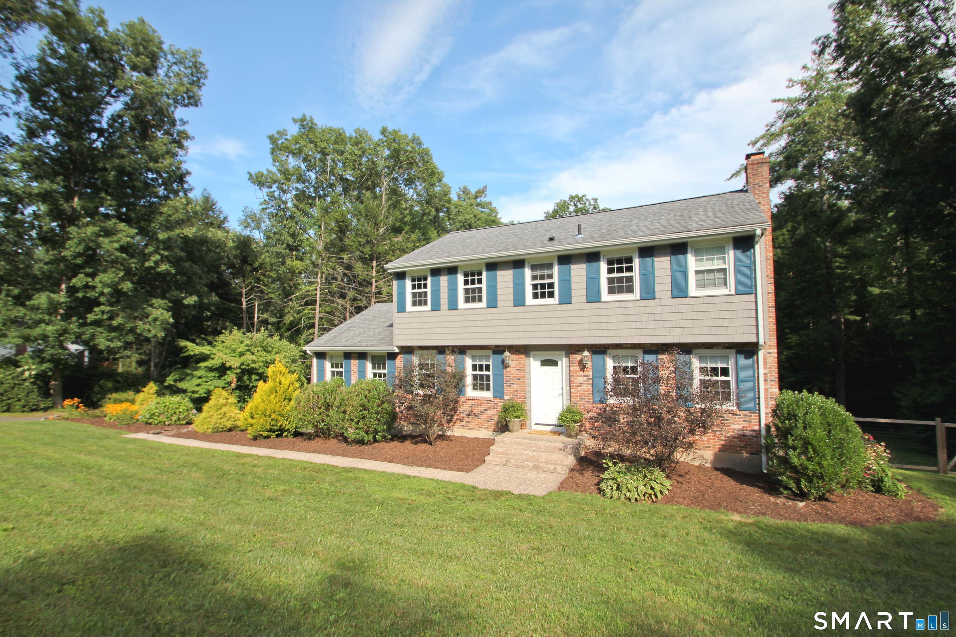 14 Horseshoe Drive Property Photo 1