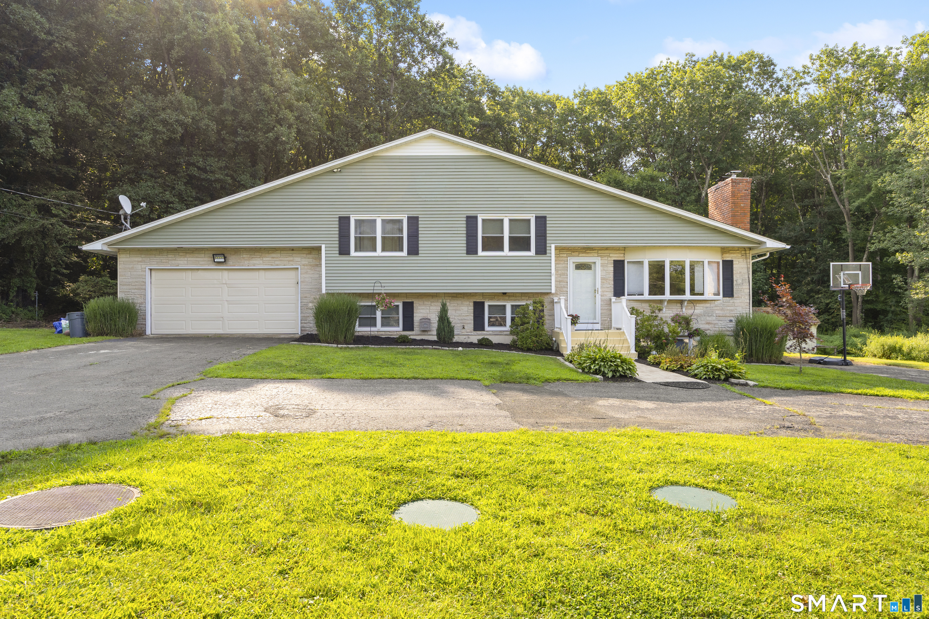20 Lindsley Drive Property Photo 1