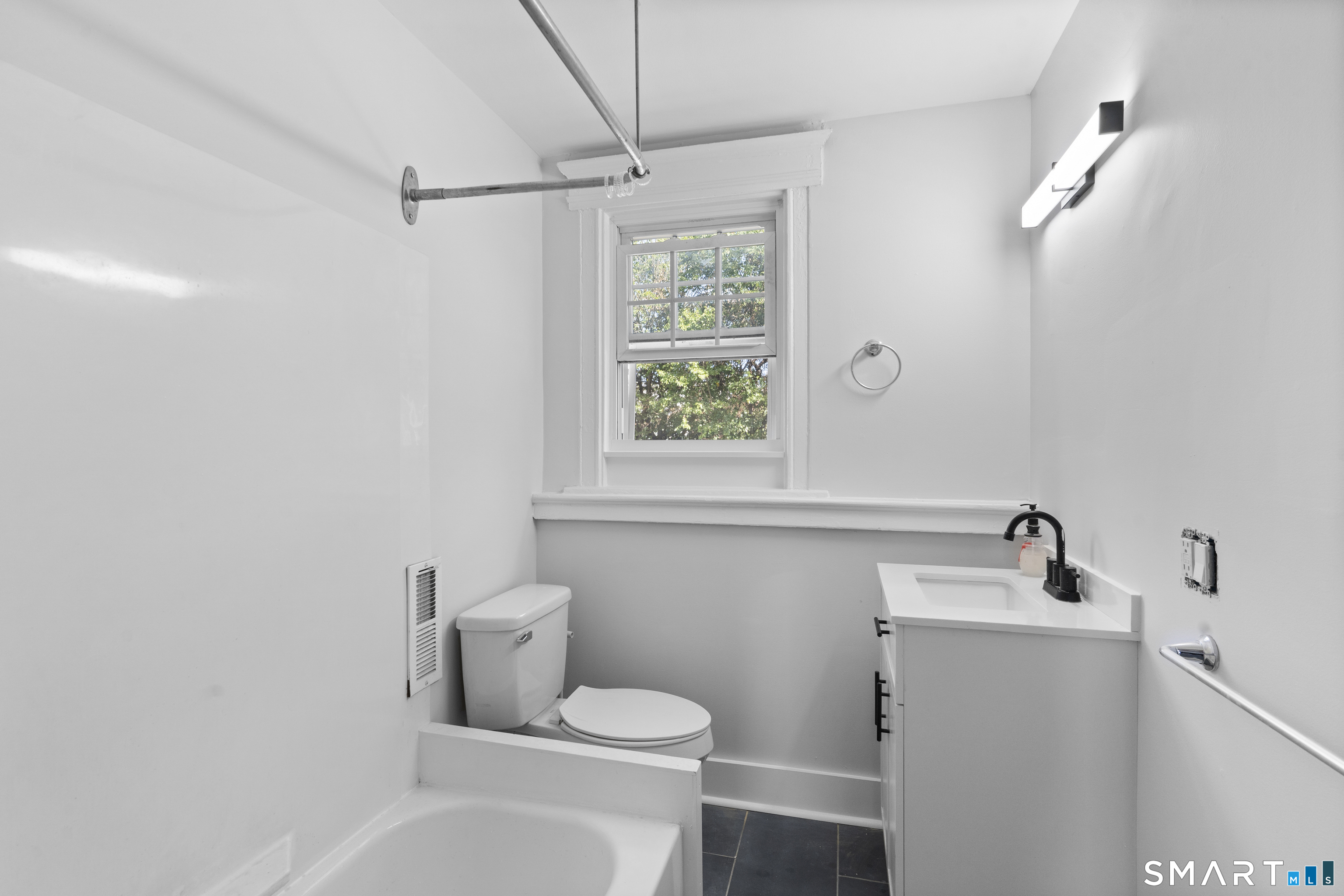 366 Remington Street Property Photo 10