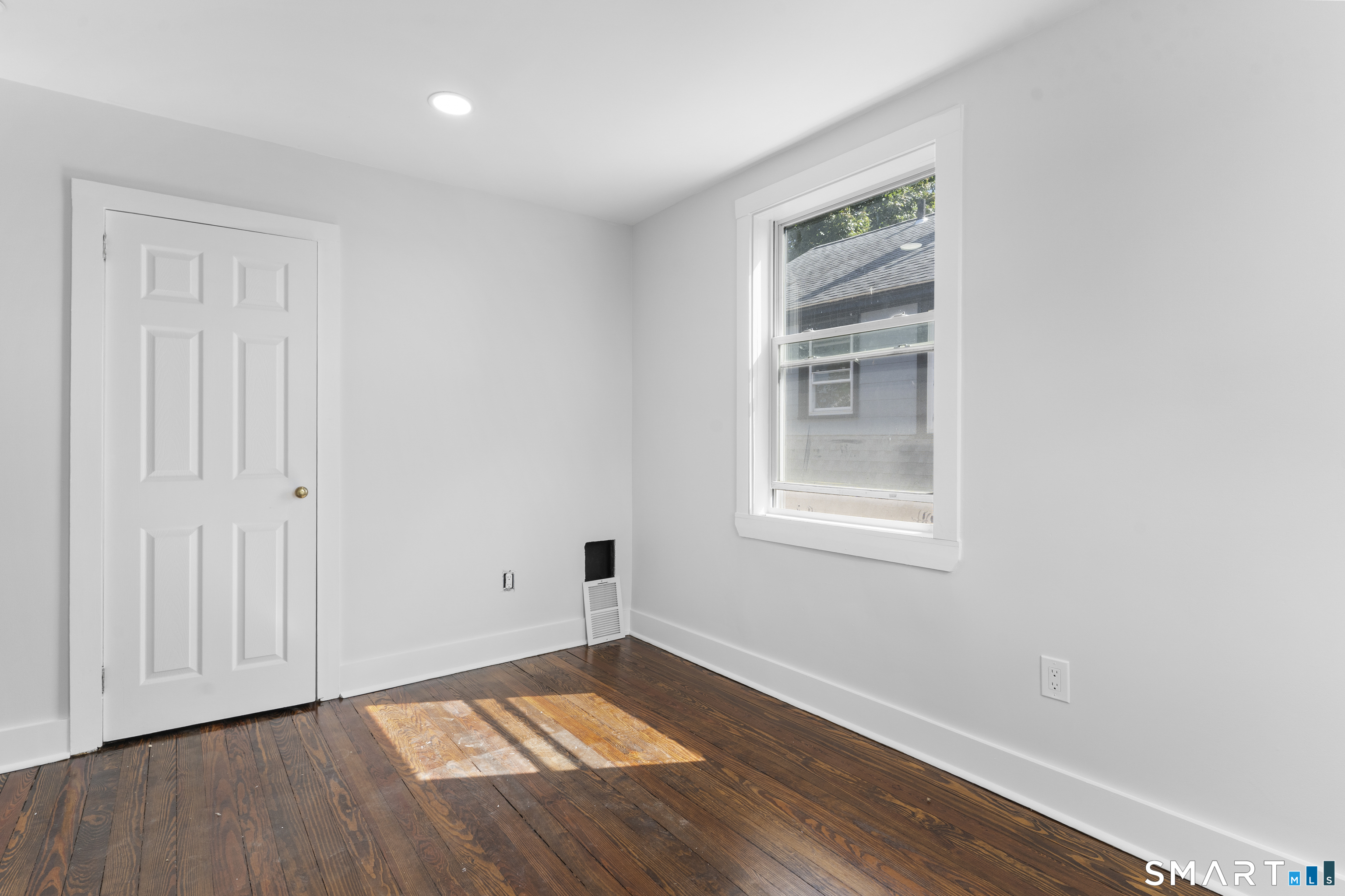 366 Remington Street Property Photo 15