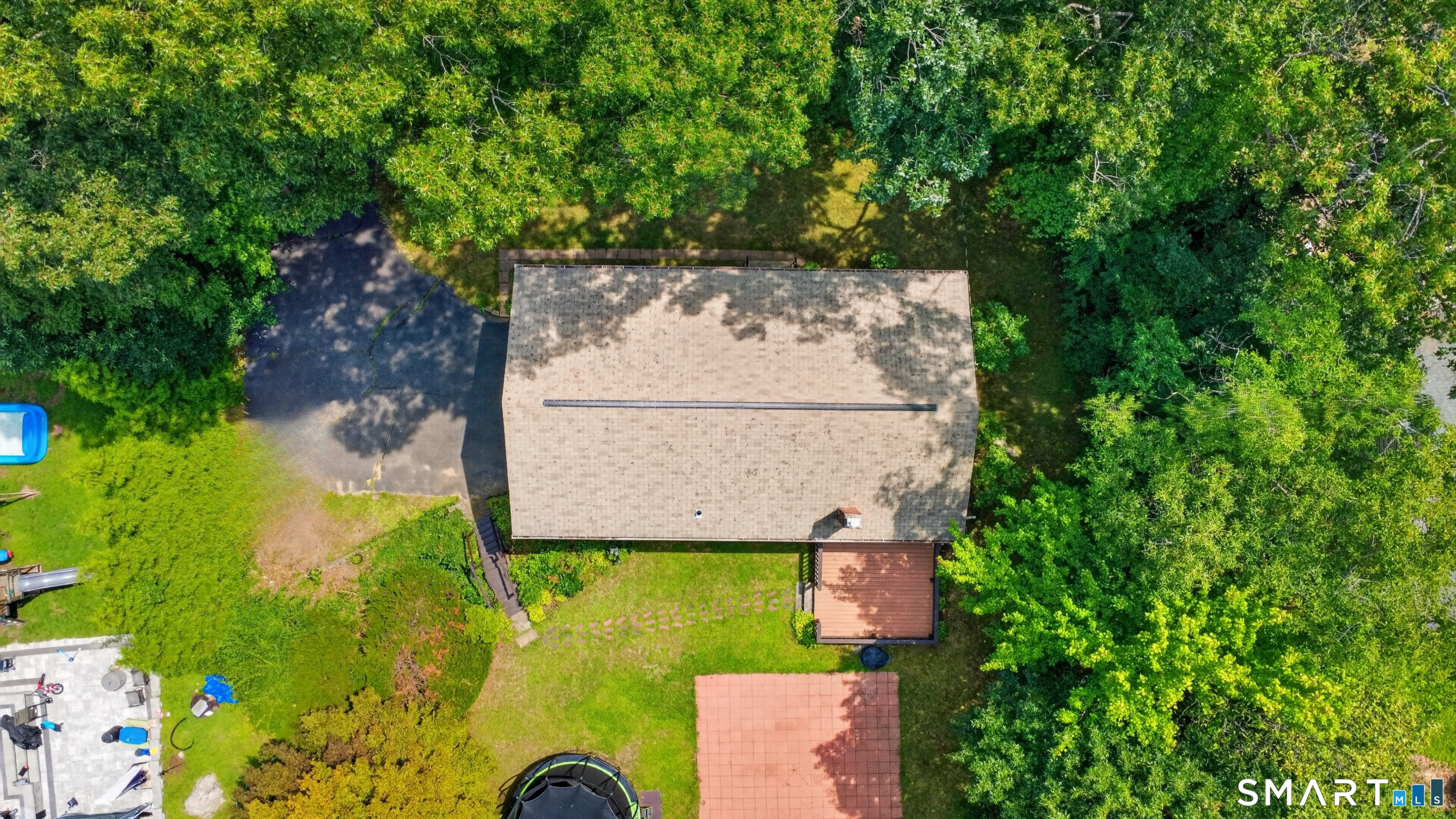 102 Colony Road Property Photo 5