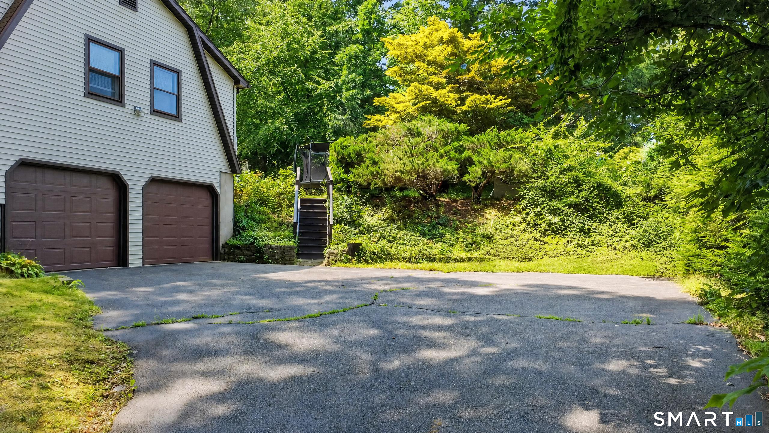 102 Colony Road Property Photo 8