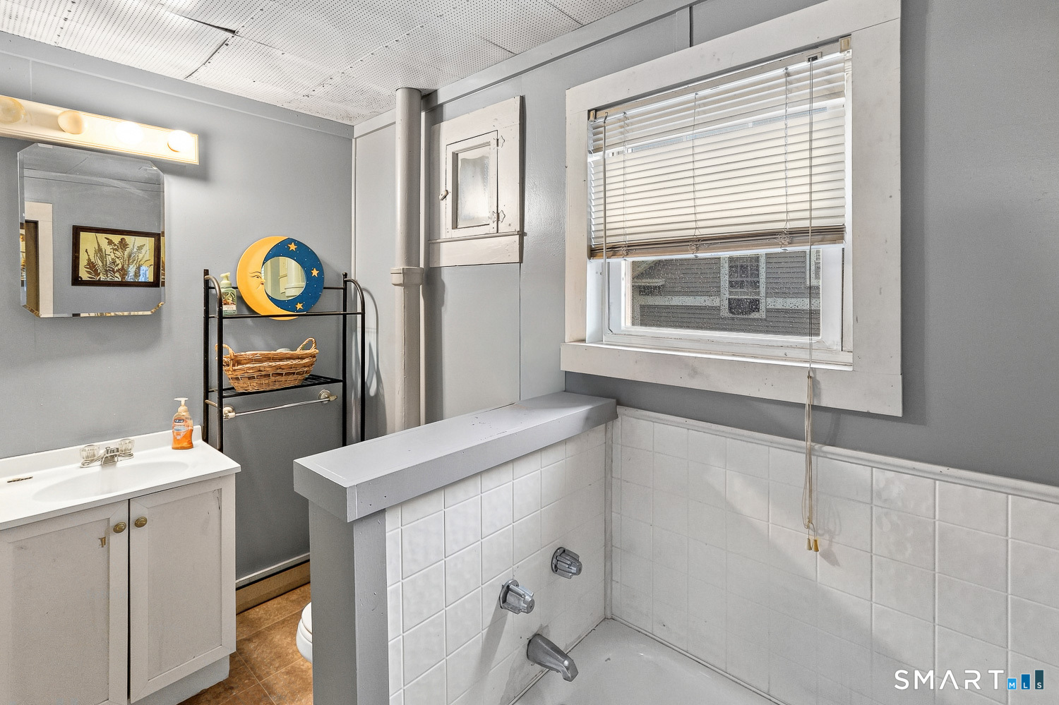 19-21 Mohegan Street Property Photo 12