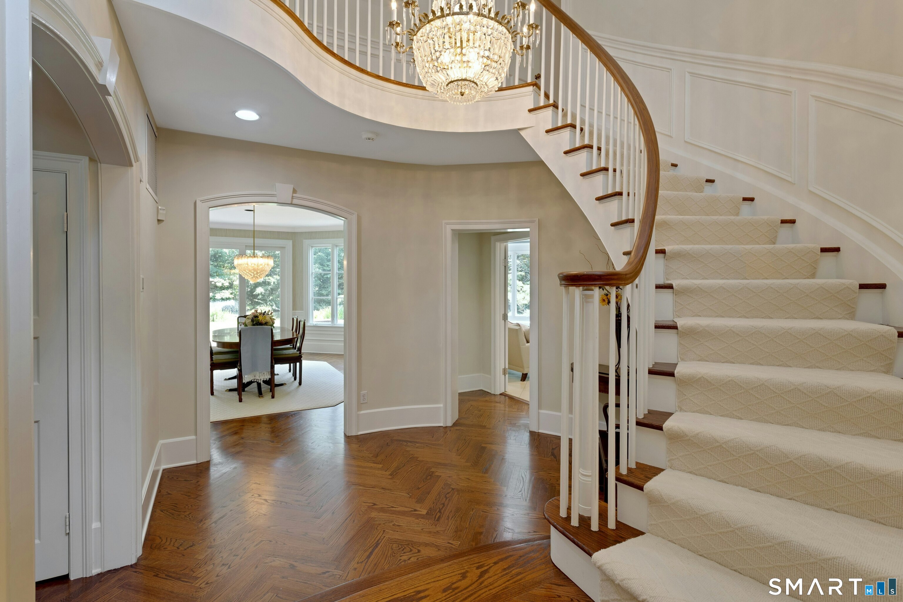 700 Hollow Tree Ridge Road Property Photo 2