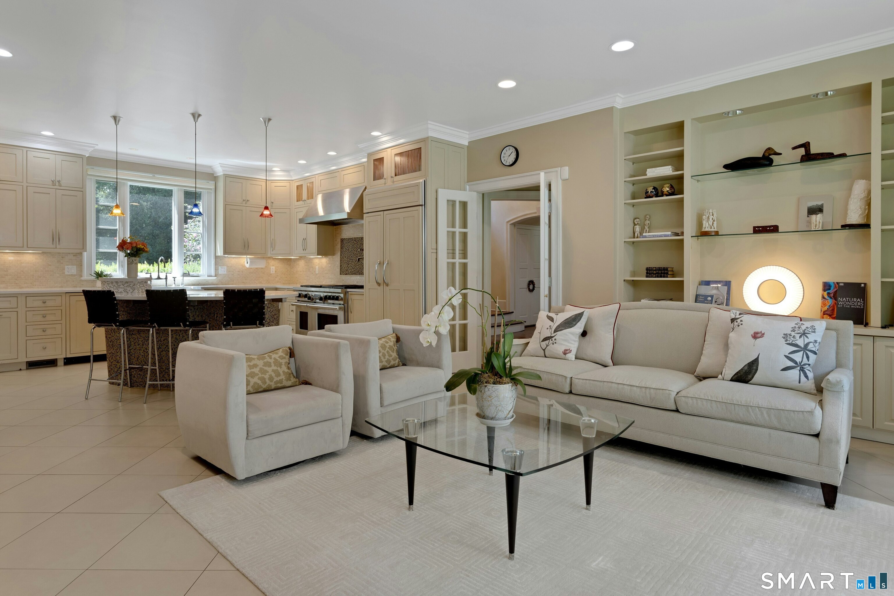 700 Hollow Tree Ridge Road Property Photo 10