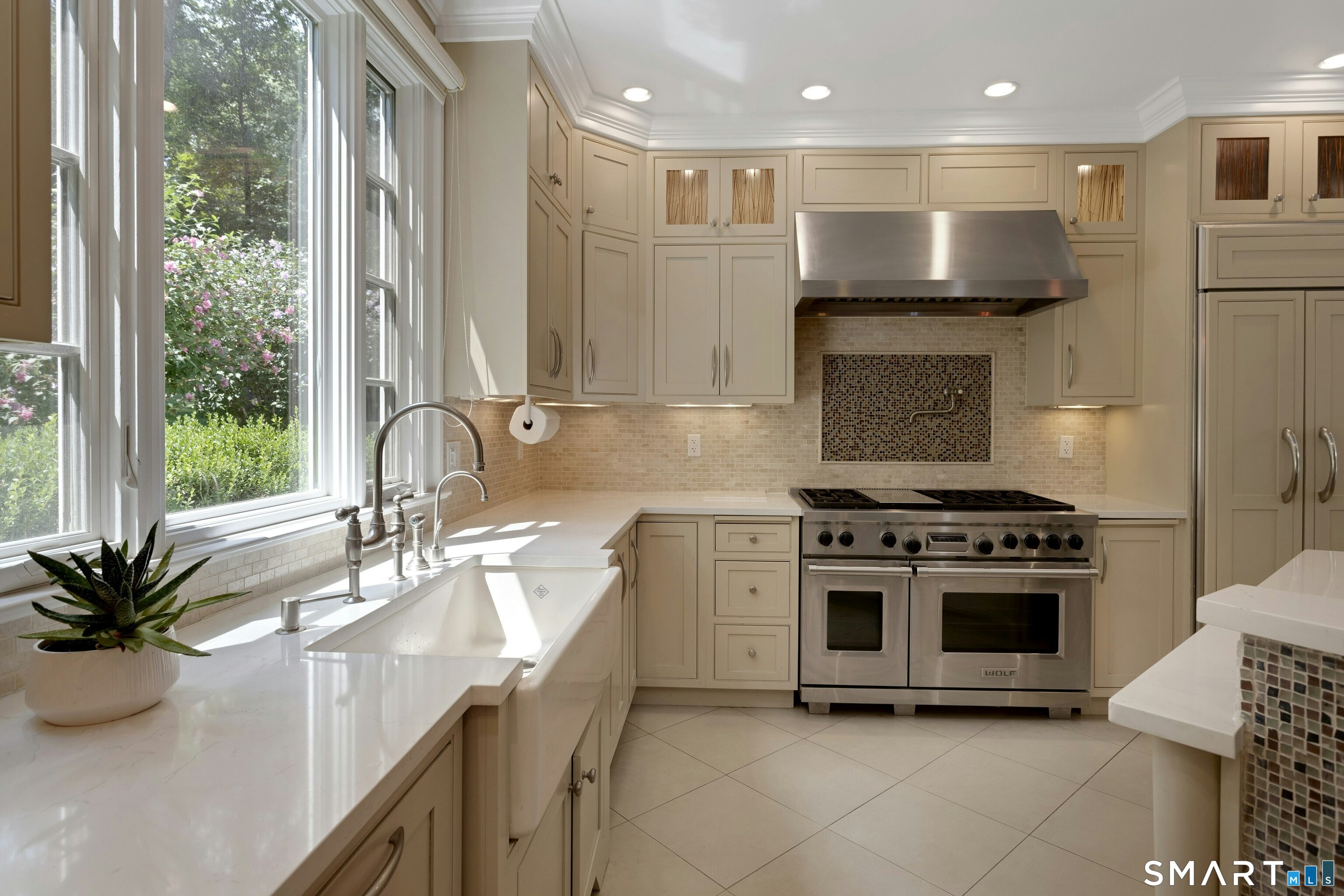700 Hollow Tree Ridge Road Property Photo 15