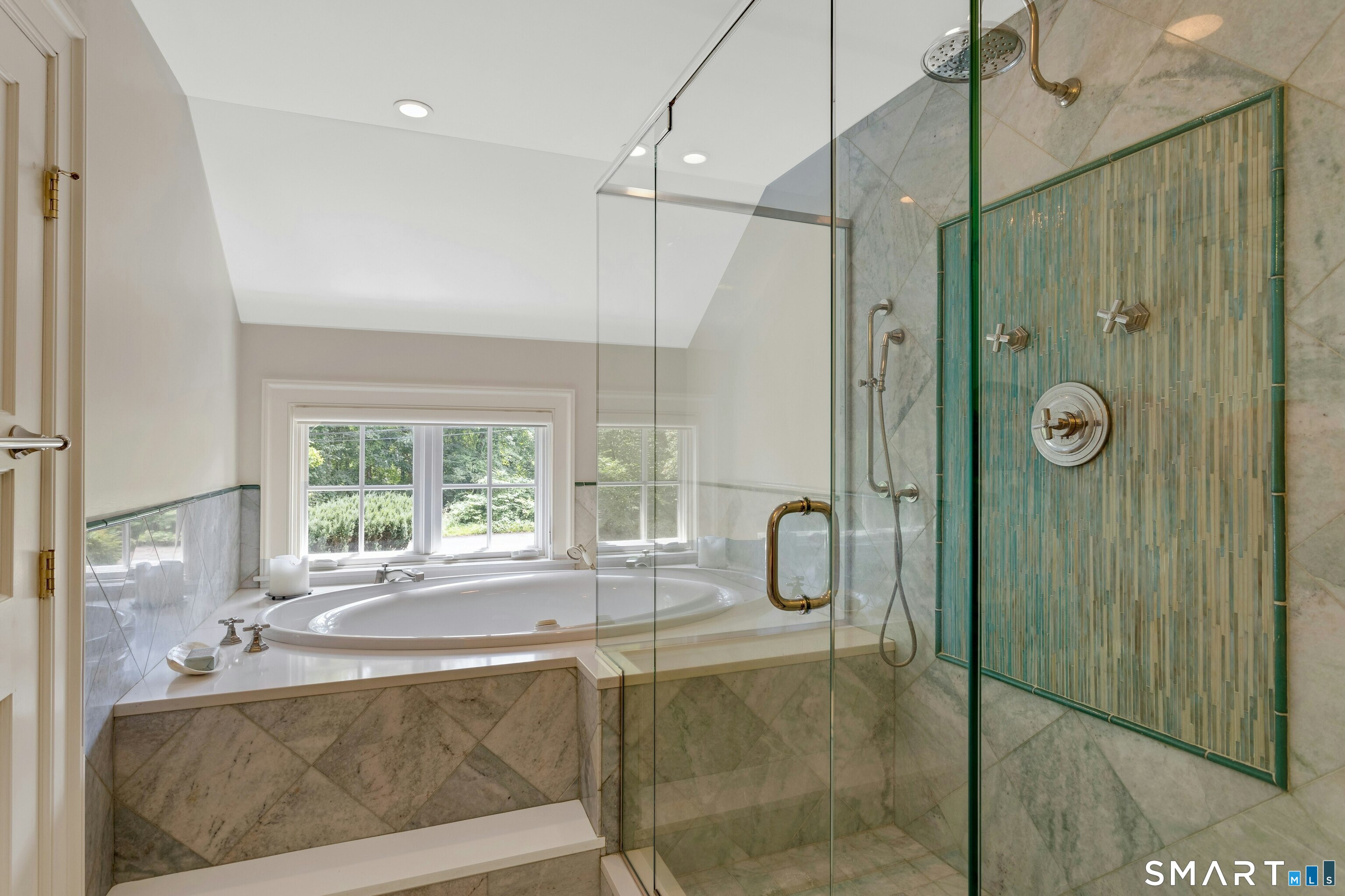 700 Hollow Tree Ridge Road Property Photo 24