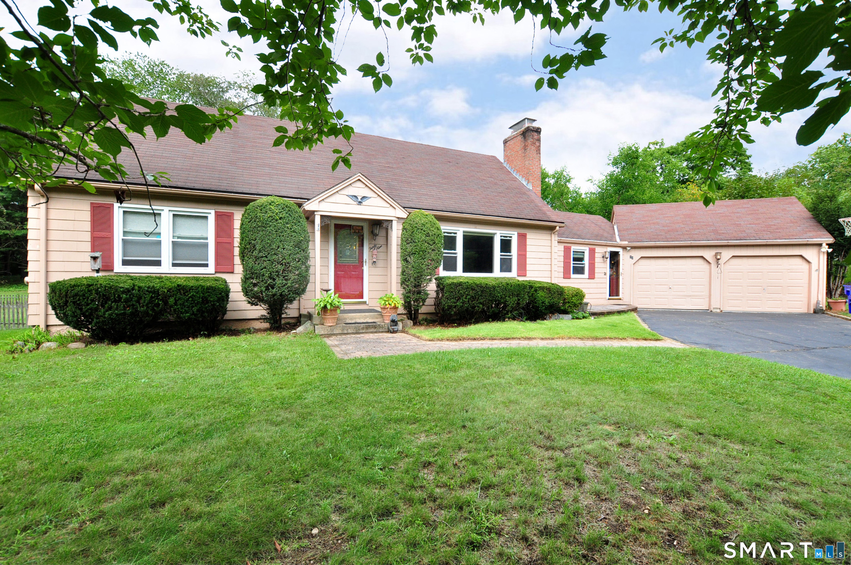 39 Sunnybrook Drive Property Photo 1