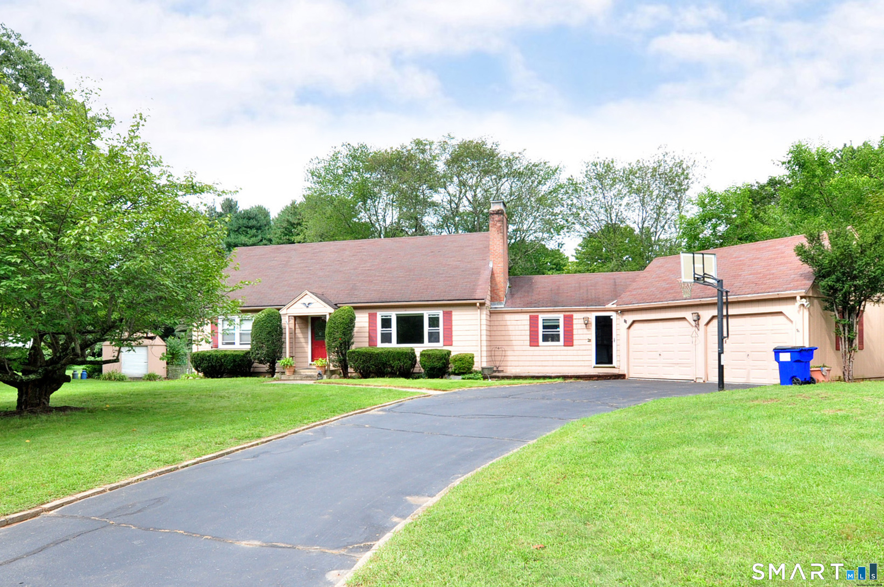 39 Sunnybrook Drive Property Photo 4