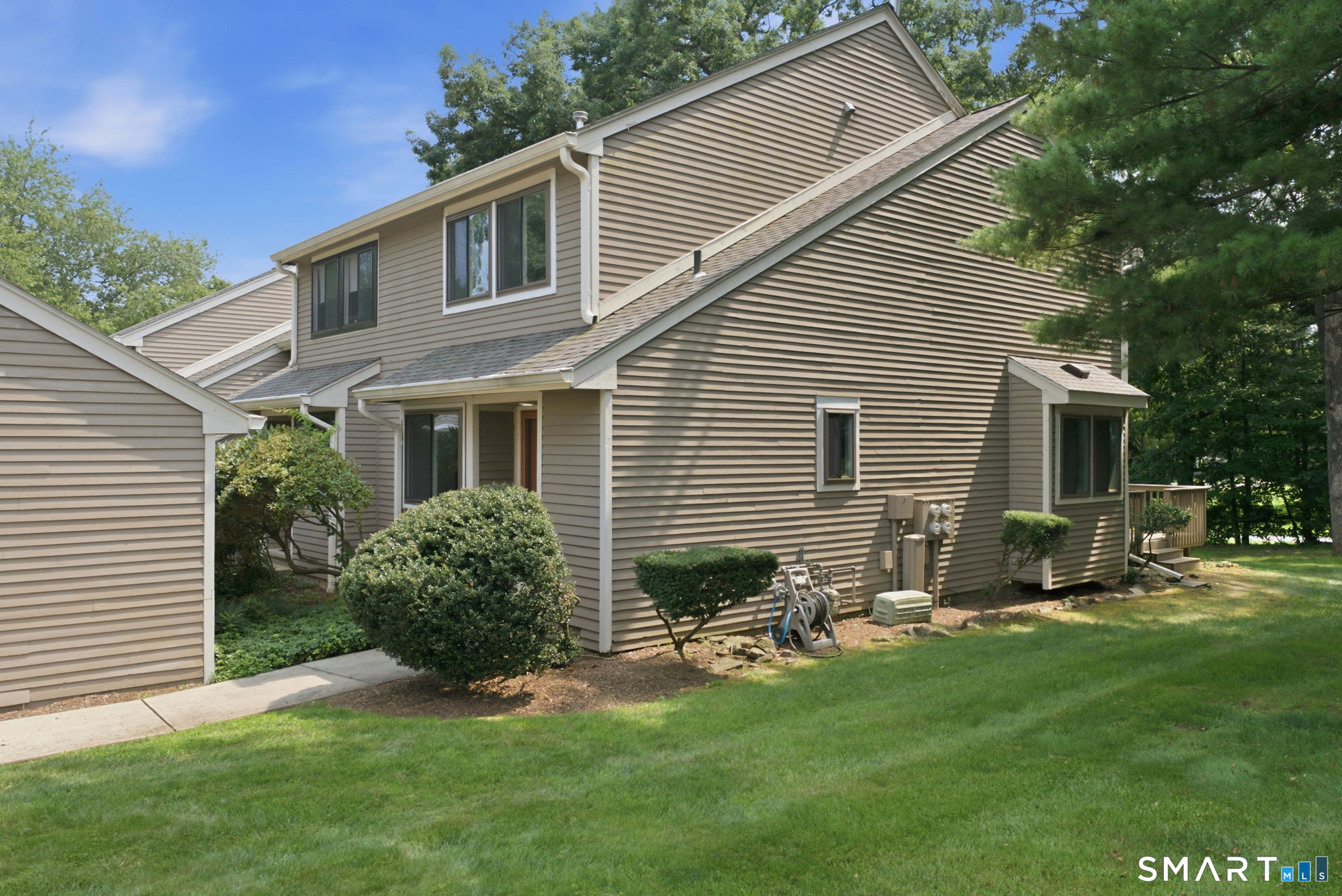 16 Pequot 16 Drive Property Photo 3