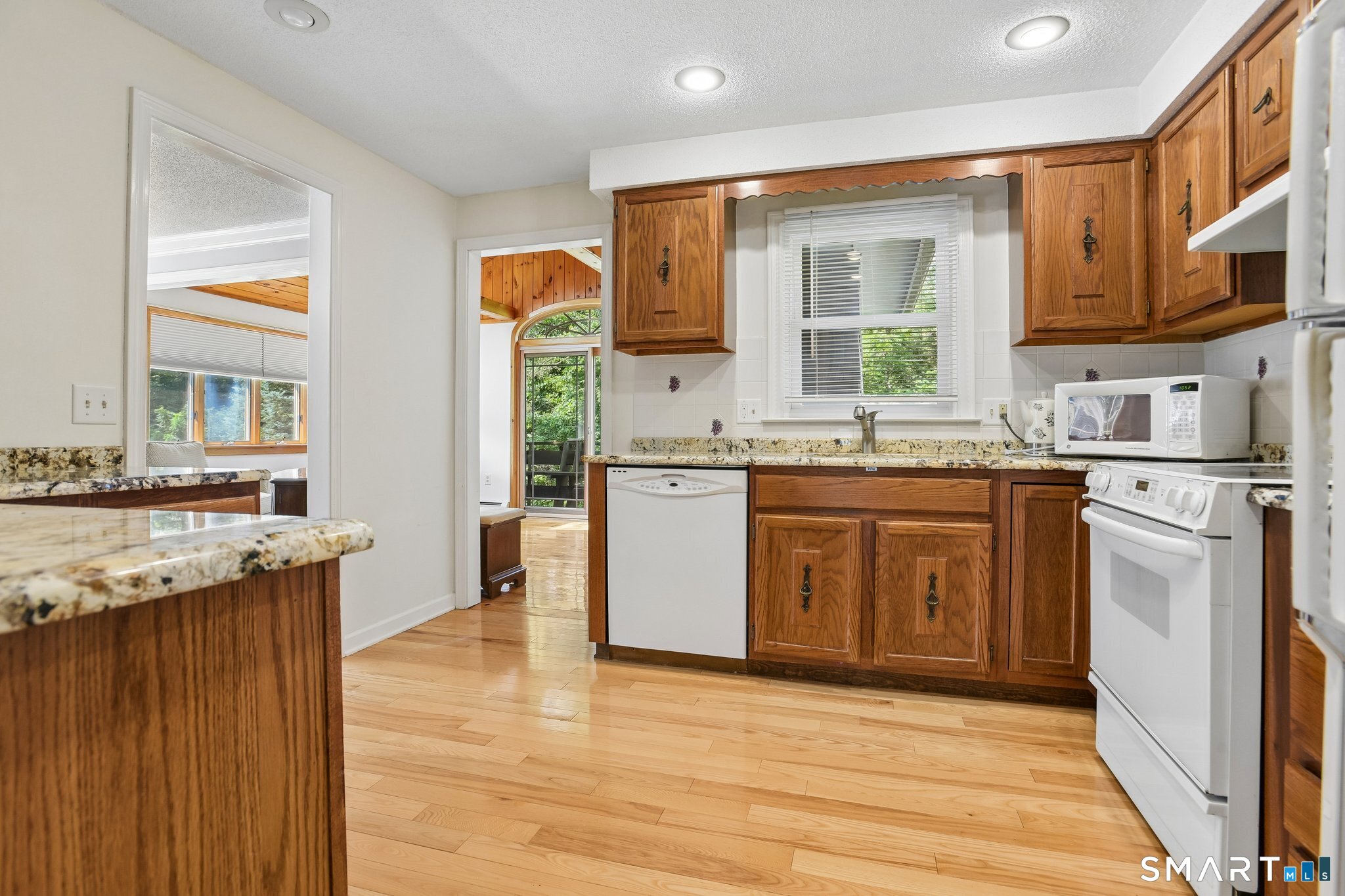 2496 Long Hill Road Property Photo 10
