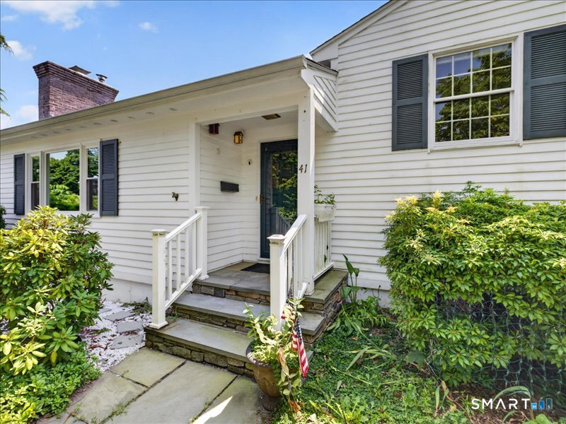 41 Island View Avenue Property Photo 1