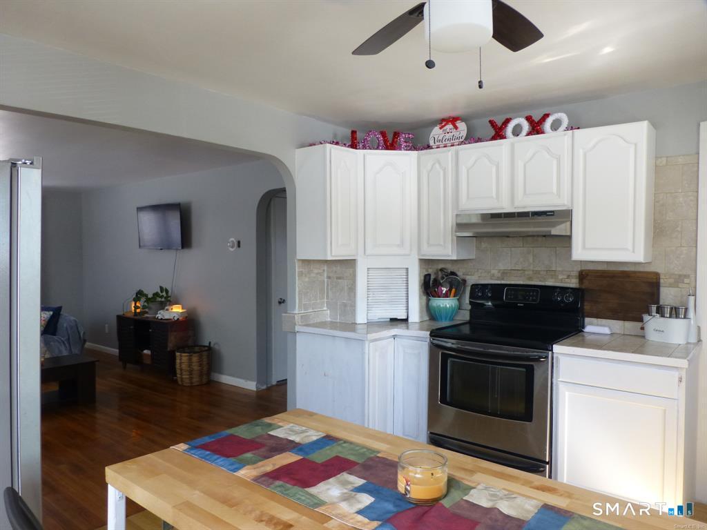 593 Mohegan Avenue Parkway Property Photo 6