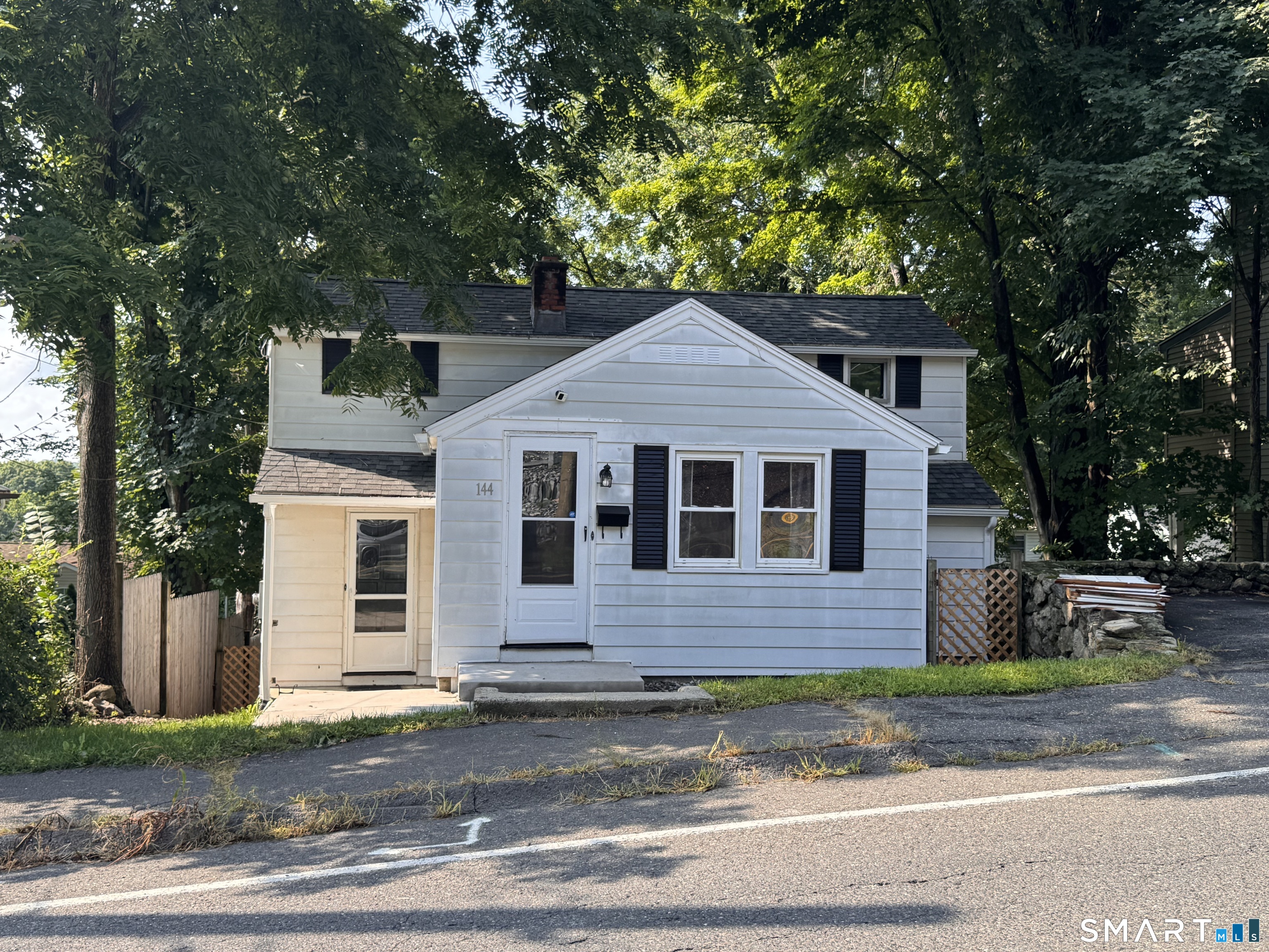 144 Sunnyside Avenue Property Photo 2